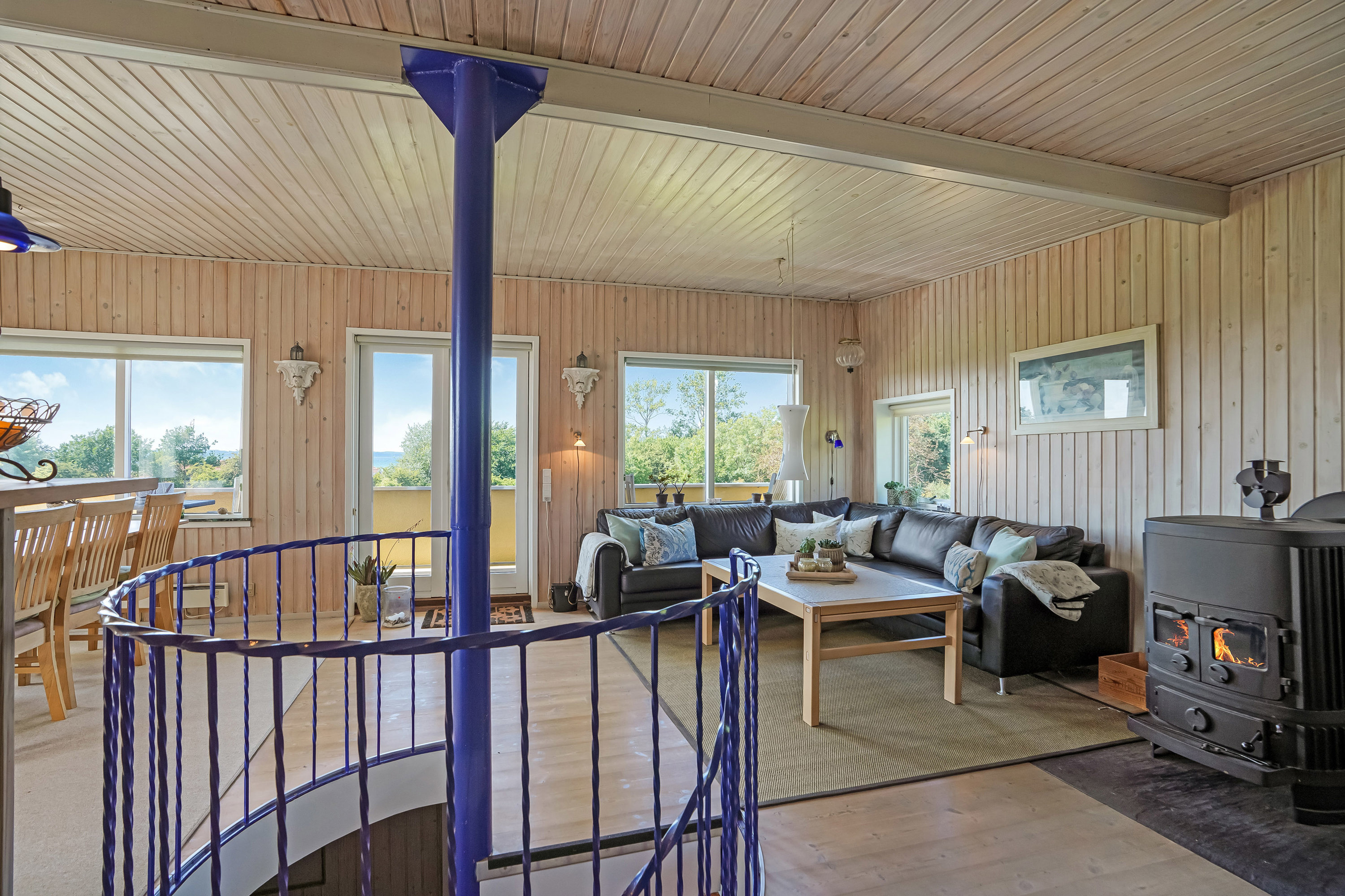 Fremhævet stue billede i fuldskærmstilstand. Billede af Bakkevej 12, Varbjerg, 5464 Brenderup Fyn