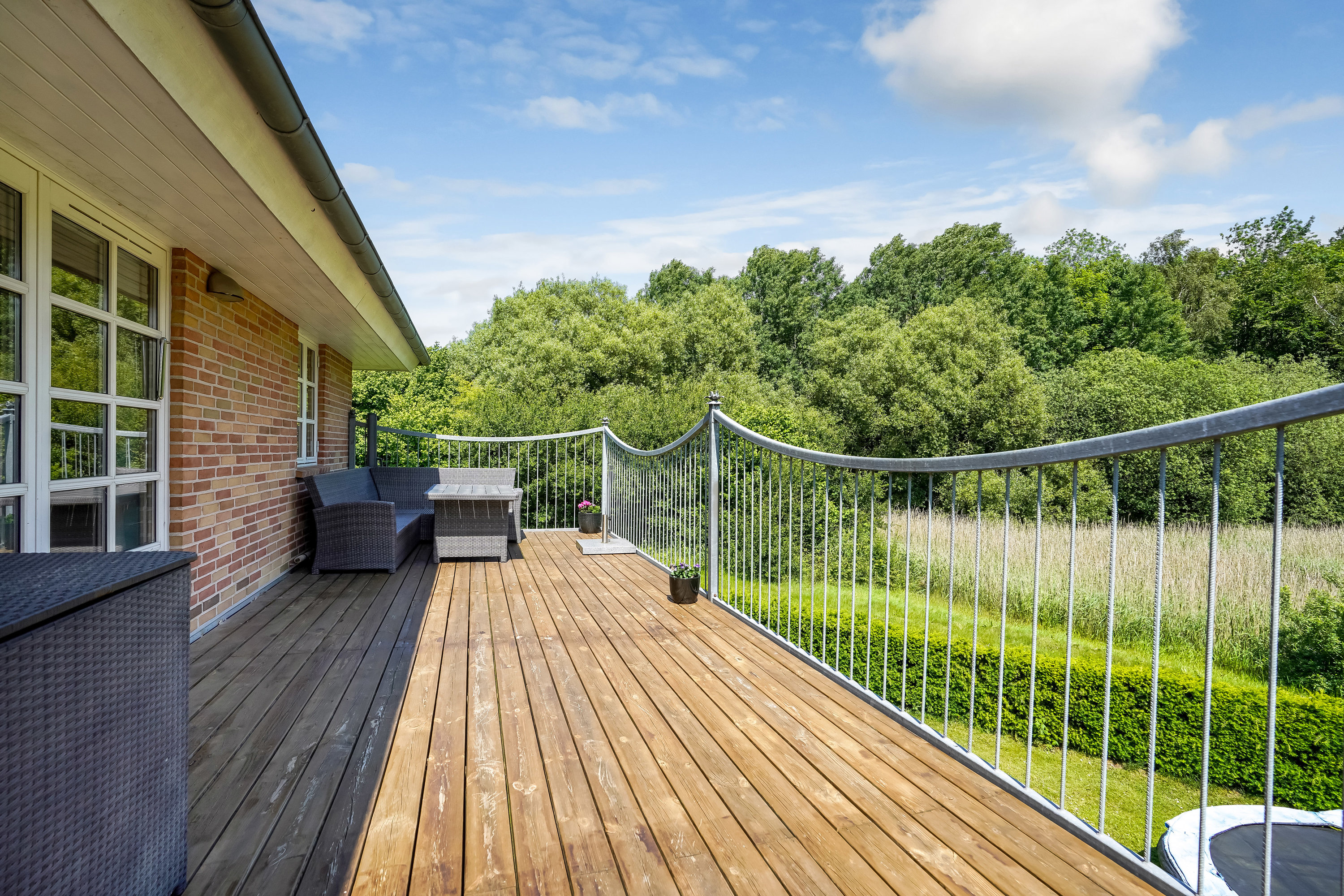 Fremhævet terrasse billede i fuldskærmstilstand. Billede af Havrevænget 17, Gl Brenderup, 5464 Brenderup Fyn