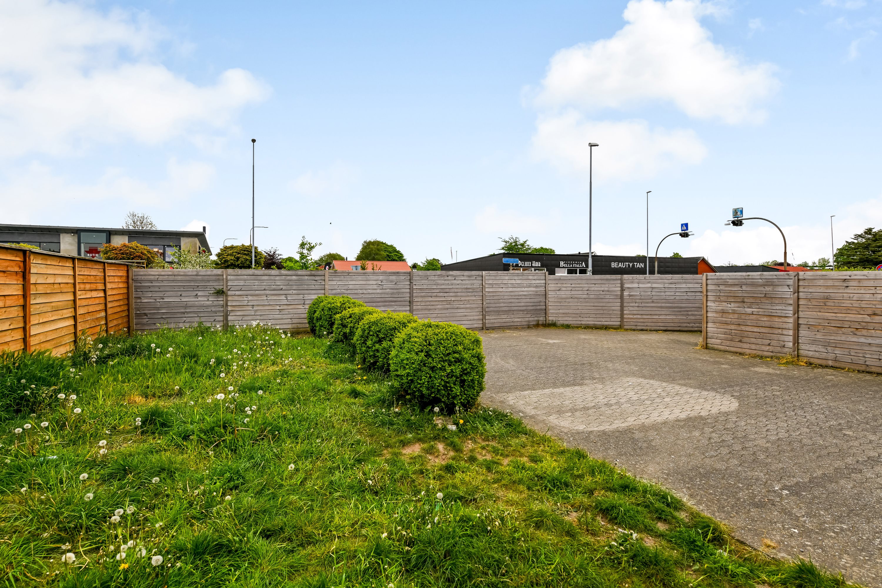 Fremhævet have billede i fuldskærmstilstand. Billede af Niels Lønnes Vej 15A, st.., 6715 Esbjerg N