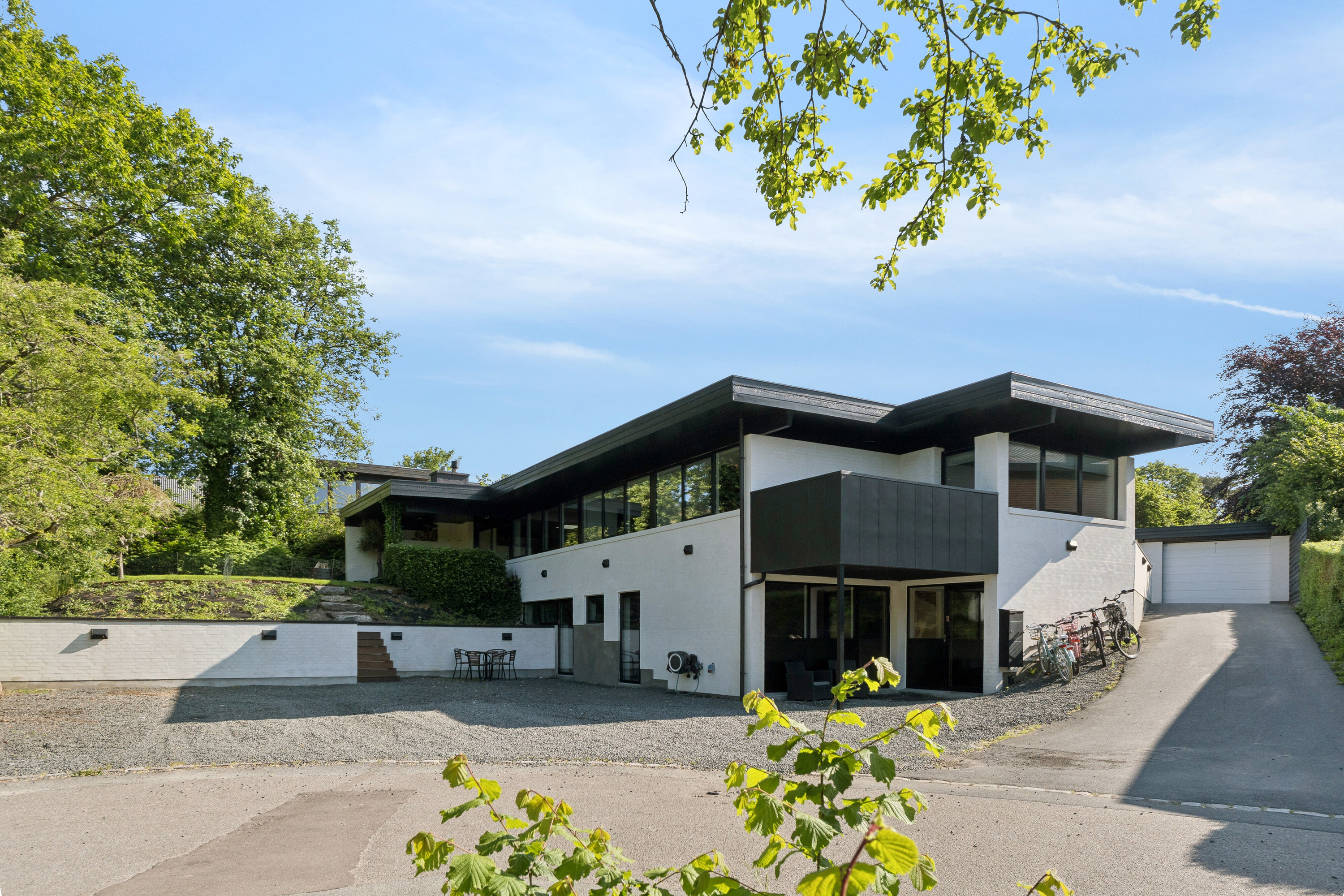 Villa: Set fra vejen på Slugten 14, 9800 Hjørring