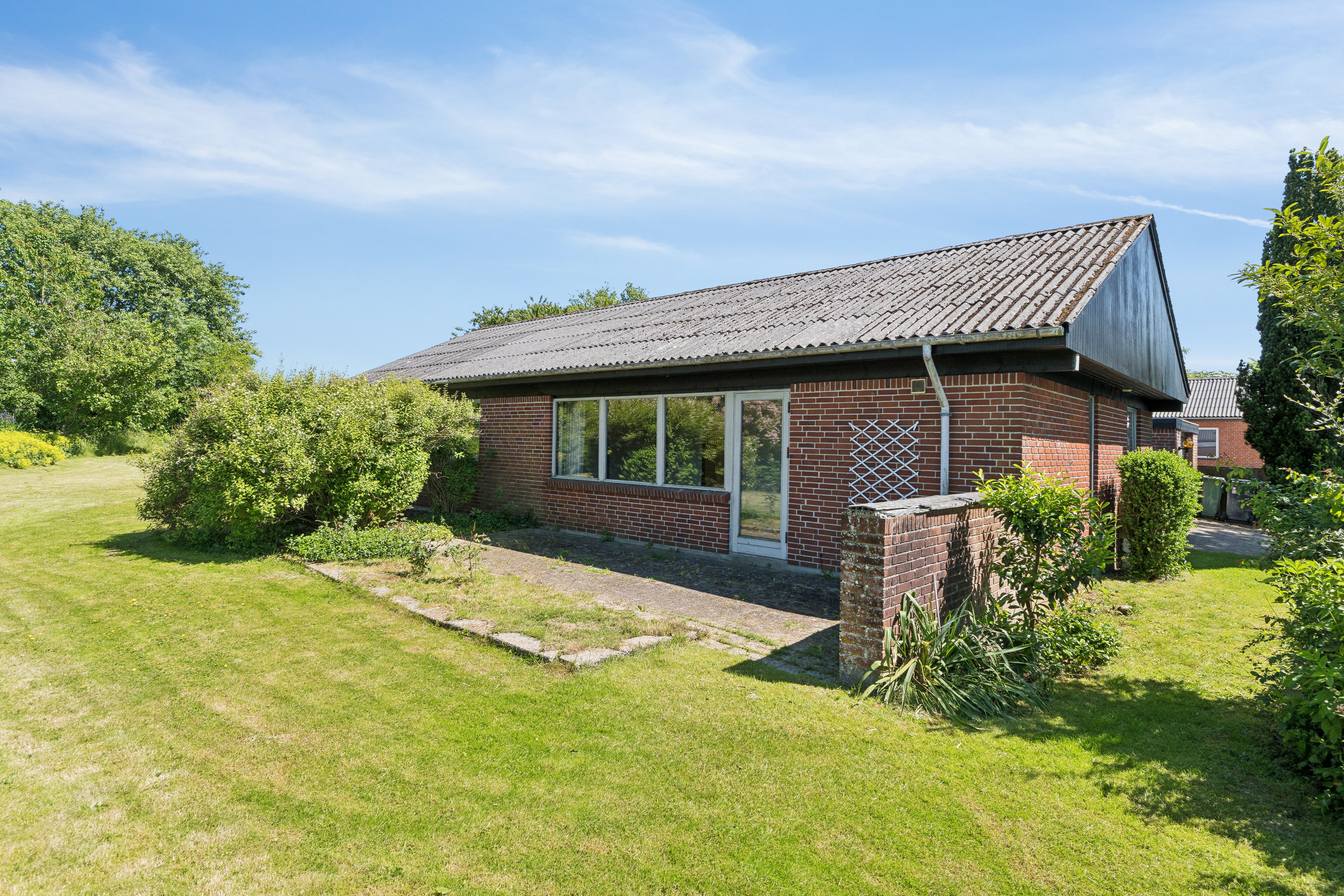 Fremhævet set fra haven billede i fuldskærmstilstand. Billede af Præstemarken 13, 8653 Them