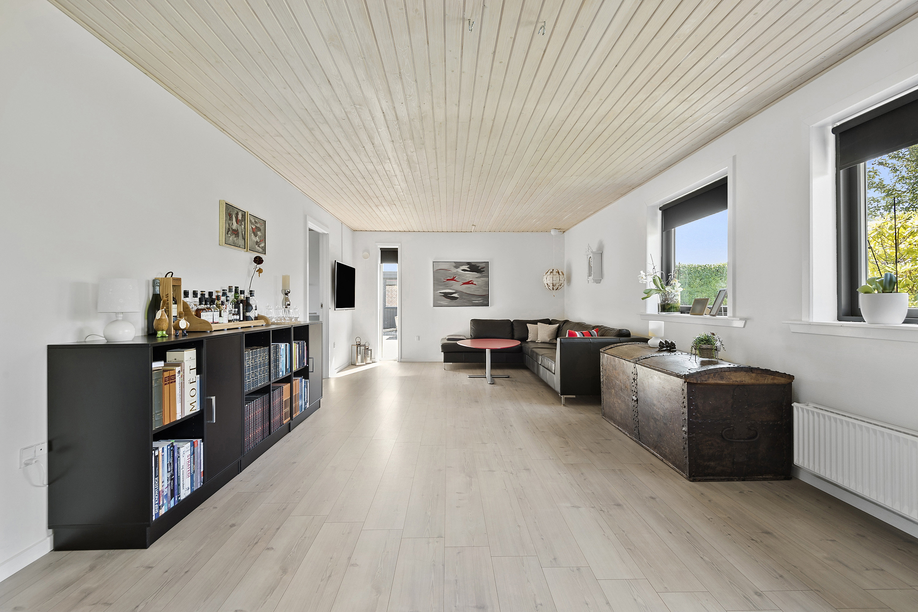 Fremhævet stue billede i fuldskærmstilstand. Billede af Marken 8, Tarp, 6715 Esbjerg N