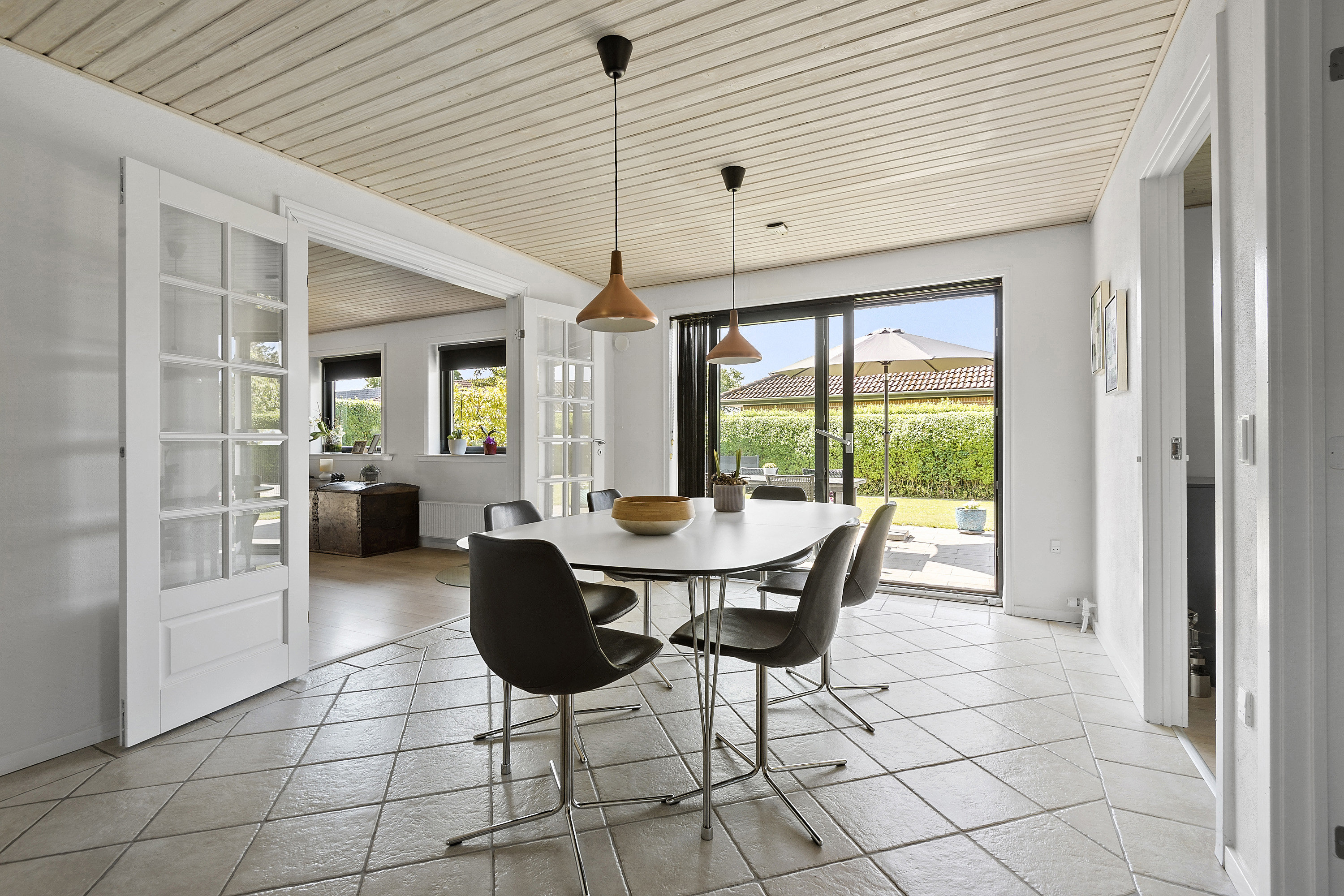 Fremhævet spisestue billede i fuldskærmstilstand. Billede af Marken 8, Tarp, 6715 Esbjerg N