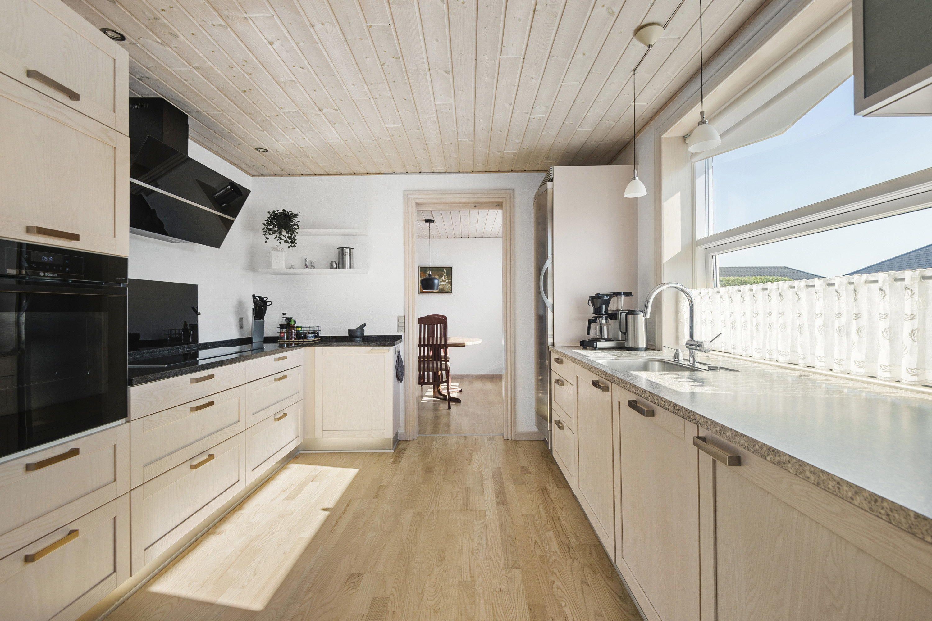 Fremhævet køkken billede i fuldskærmstilstand. Billede af Mosevangen 36, 6710 Esbjerg V