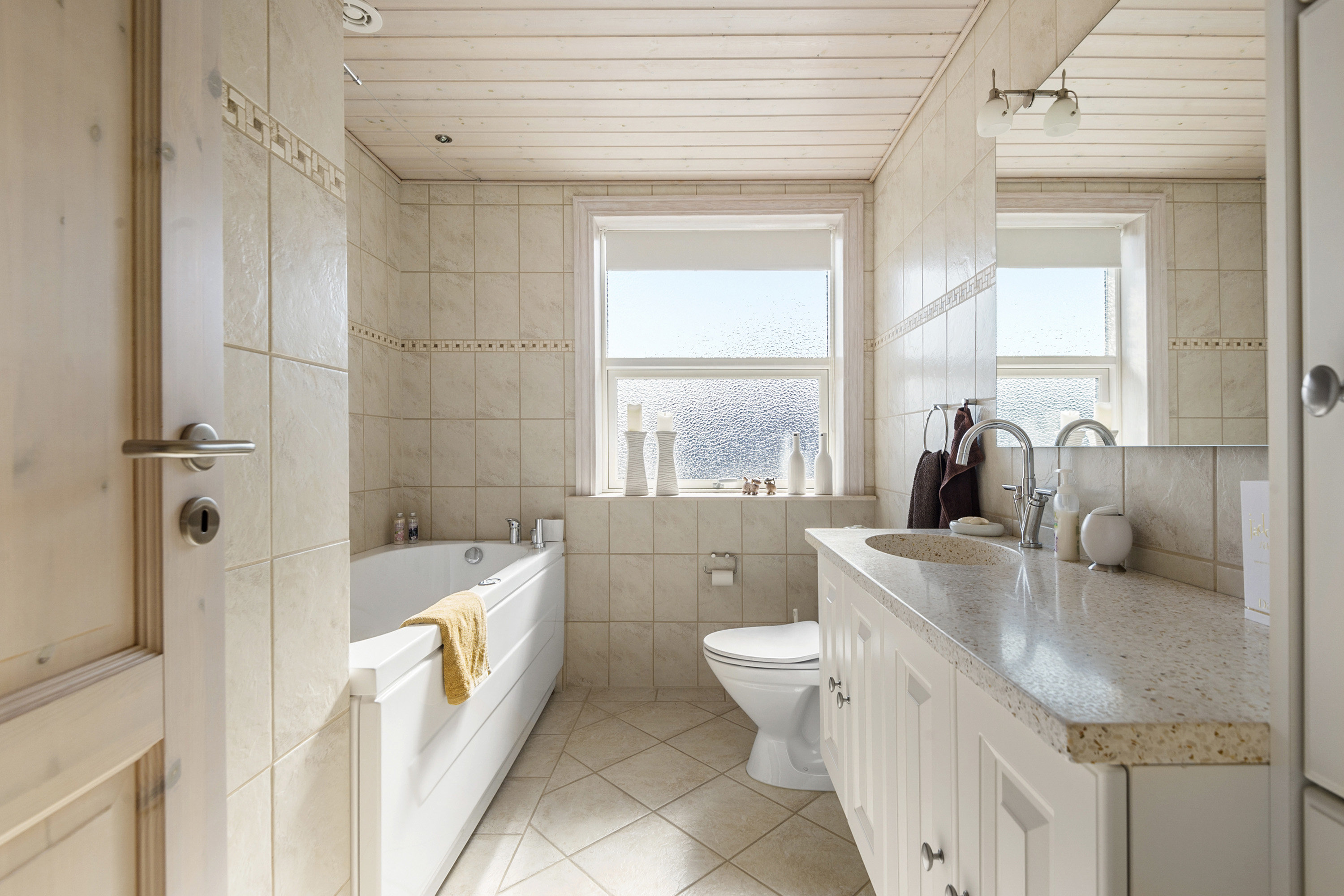 Fremhævet badeværelse billede i fuldskærmstilstand. Billede af Mosevangen 36, 6710 Esbjerg V