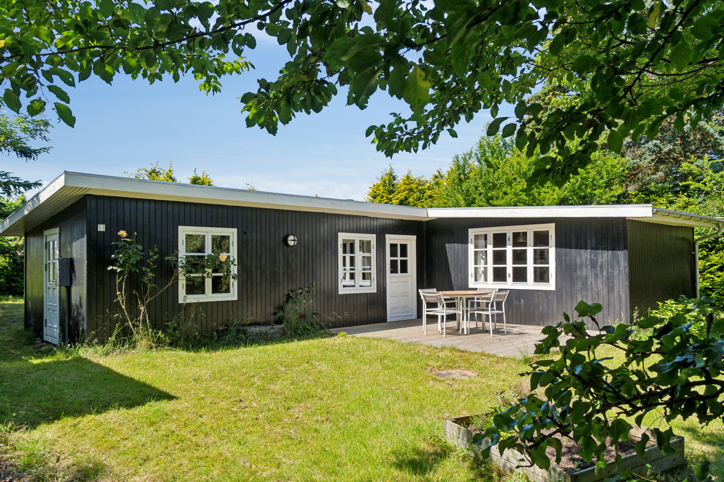 Fremhævet set fra haven billede i fuldskærmstilstand. Billede af Mosestien 13, 4400 Kalundborg