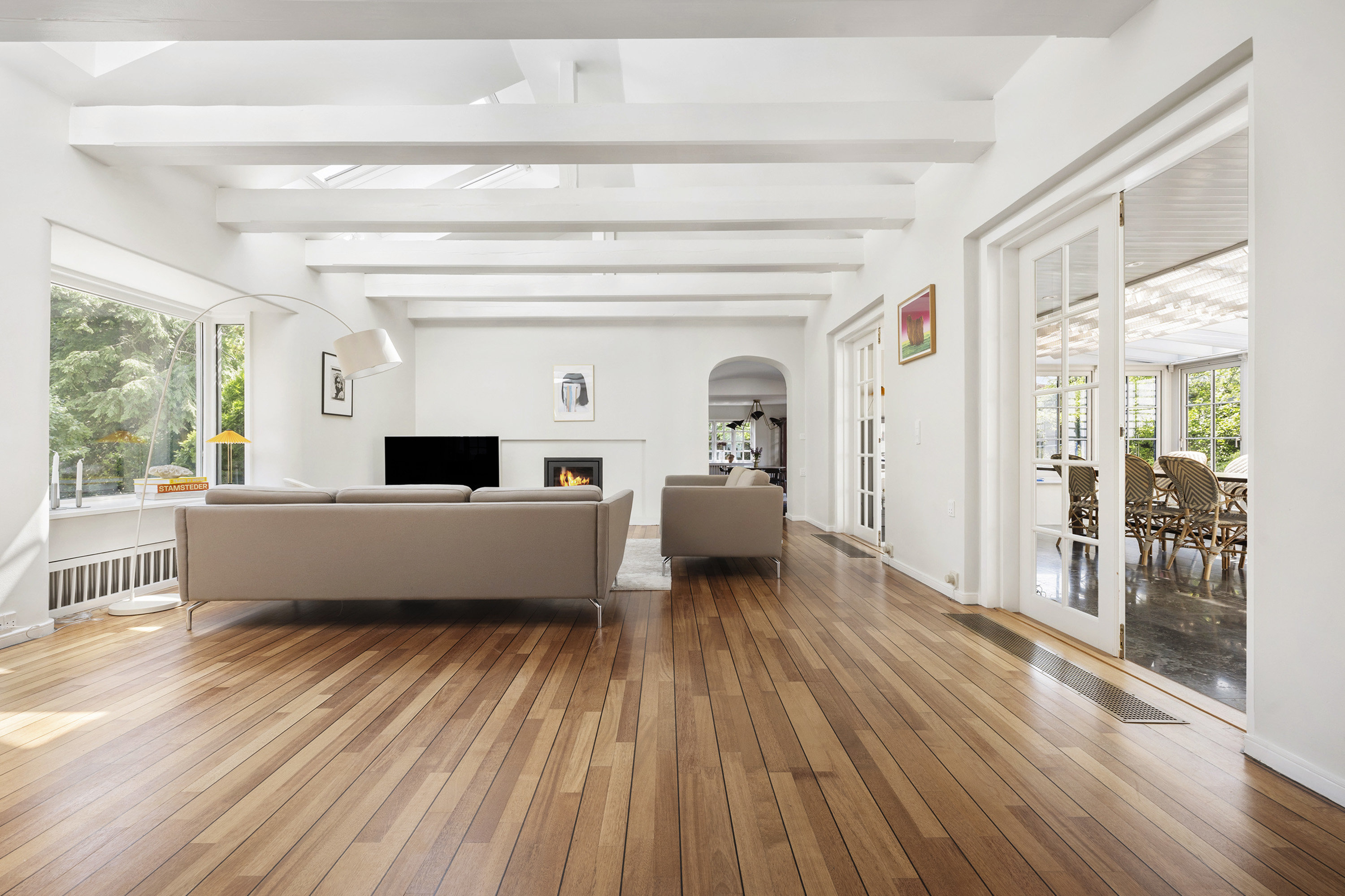 Fremhævet stue billede i fuldskærmstilstand. Billede af Kratkrogen 6, 2920 Charlottenlund