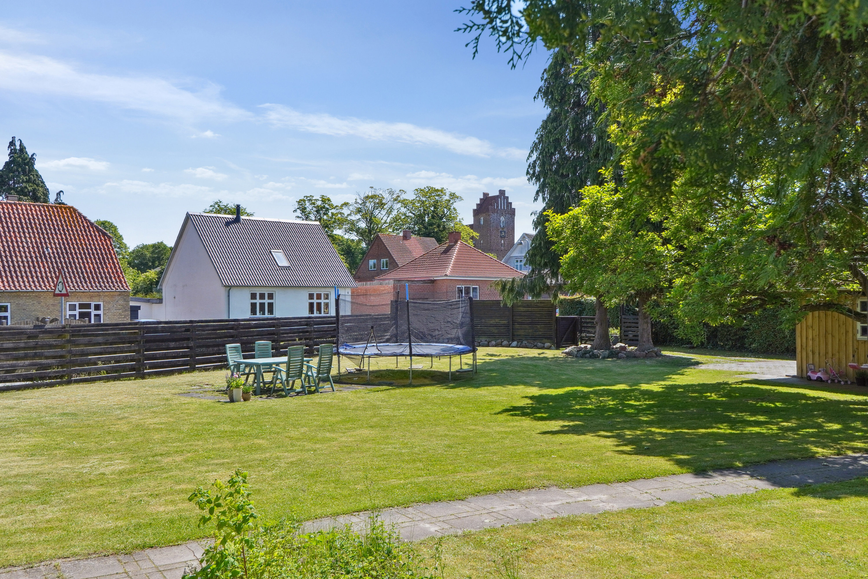 Fremhævet set fra haven billede i fuldskærmstilstand. Billede af Rørkærvej 7, 4760 Vordingborg