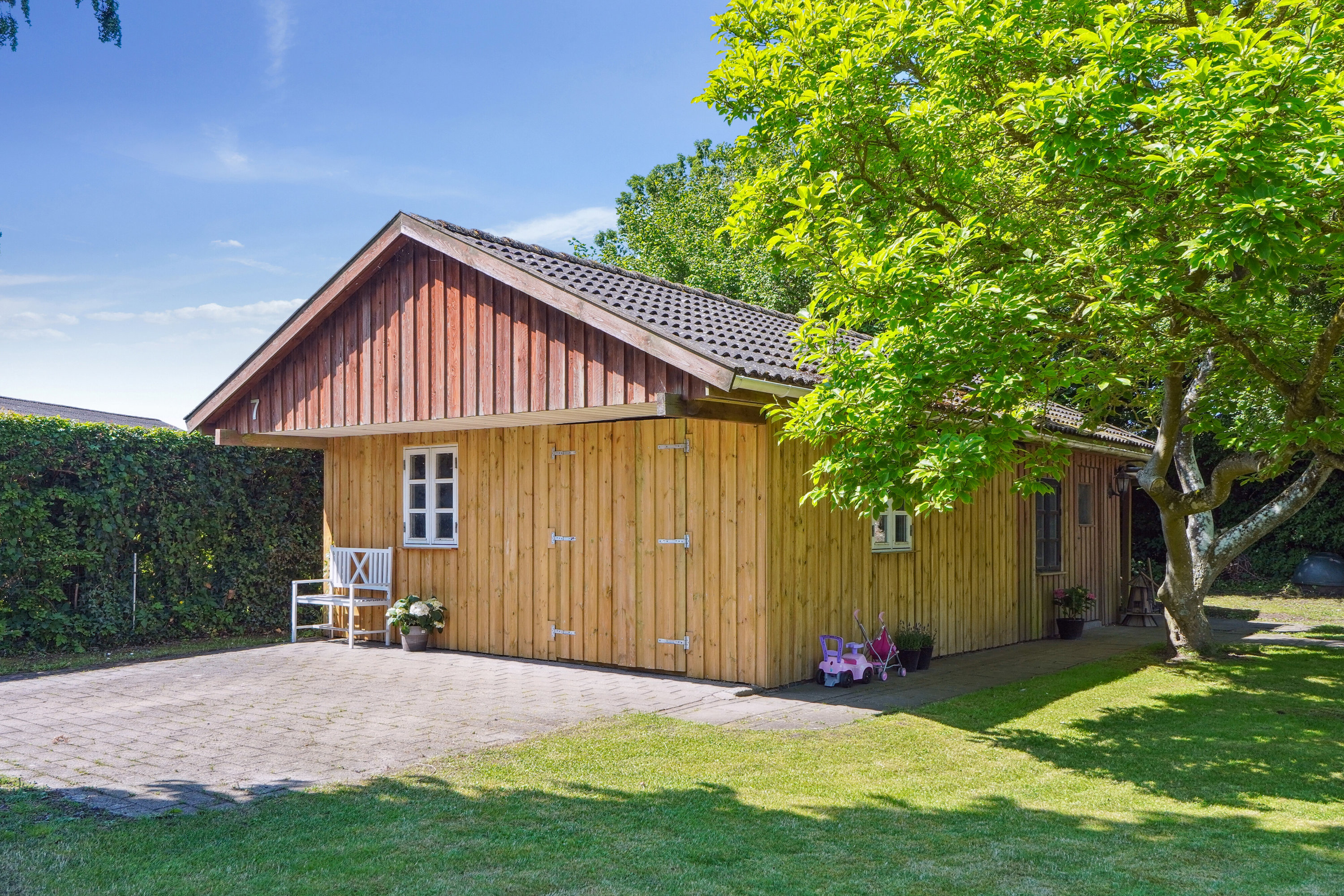 Fremhævet set fra haven billede i fuldskærmstilstand. Billede af Rørkærvej 7, 4760 Vordingborg