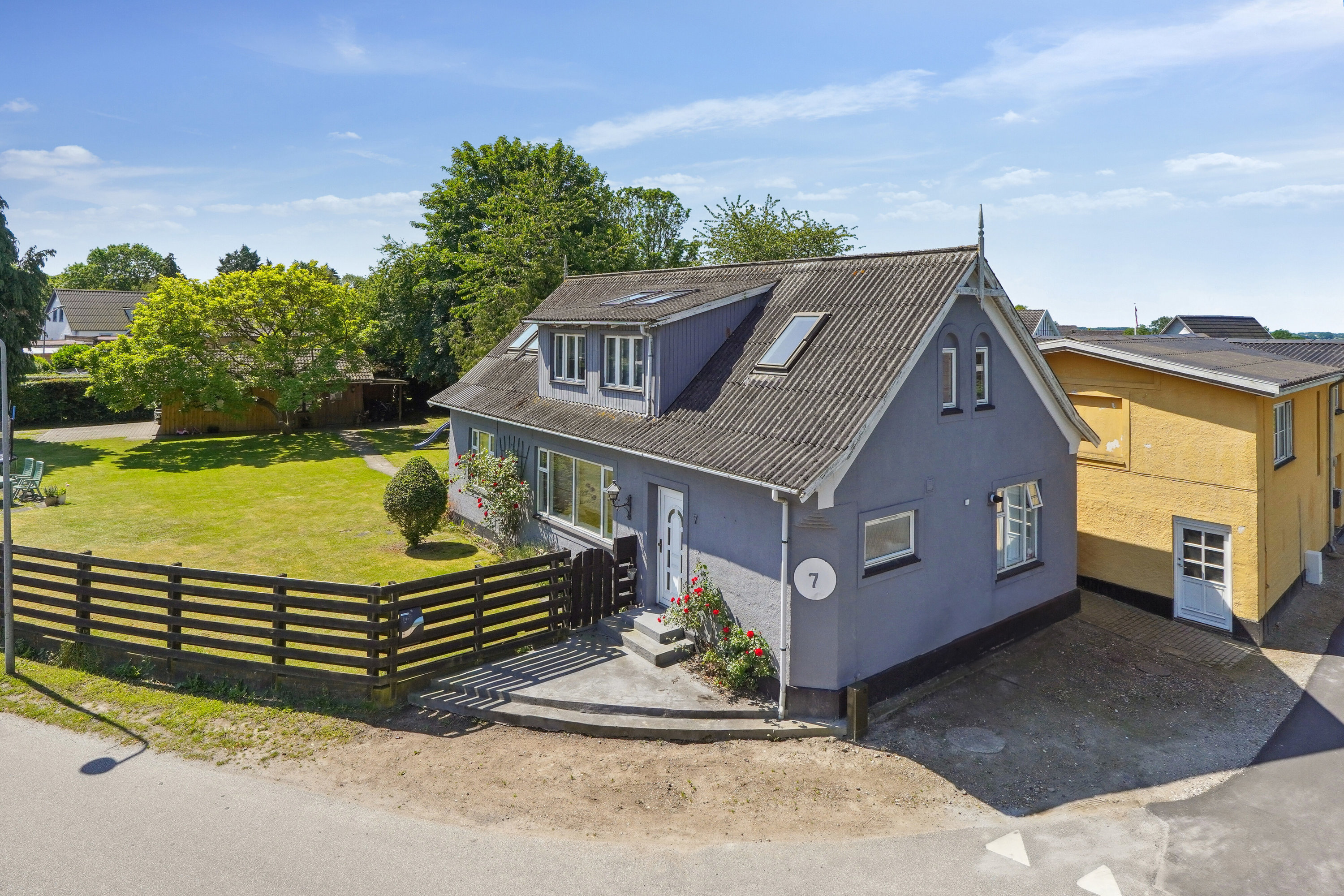 Fremhævet set fra vejen billede i fuldskærmstilstand. Billede af Rørkærvej 7, 4760 Vordingborg