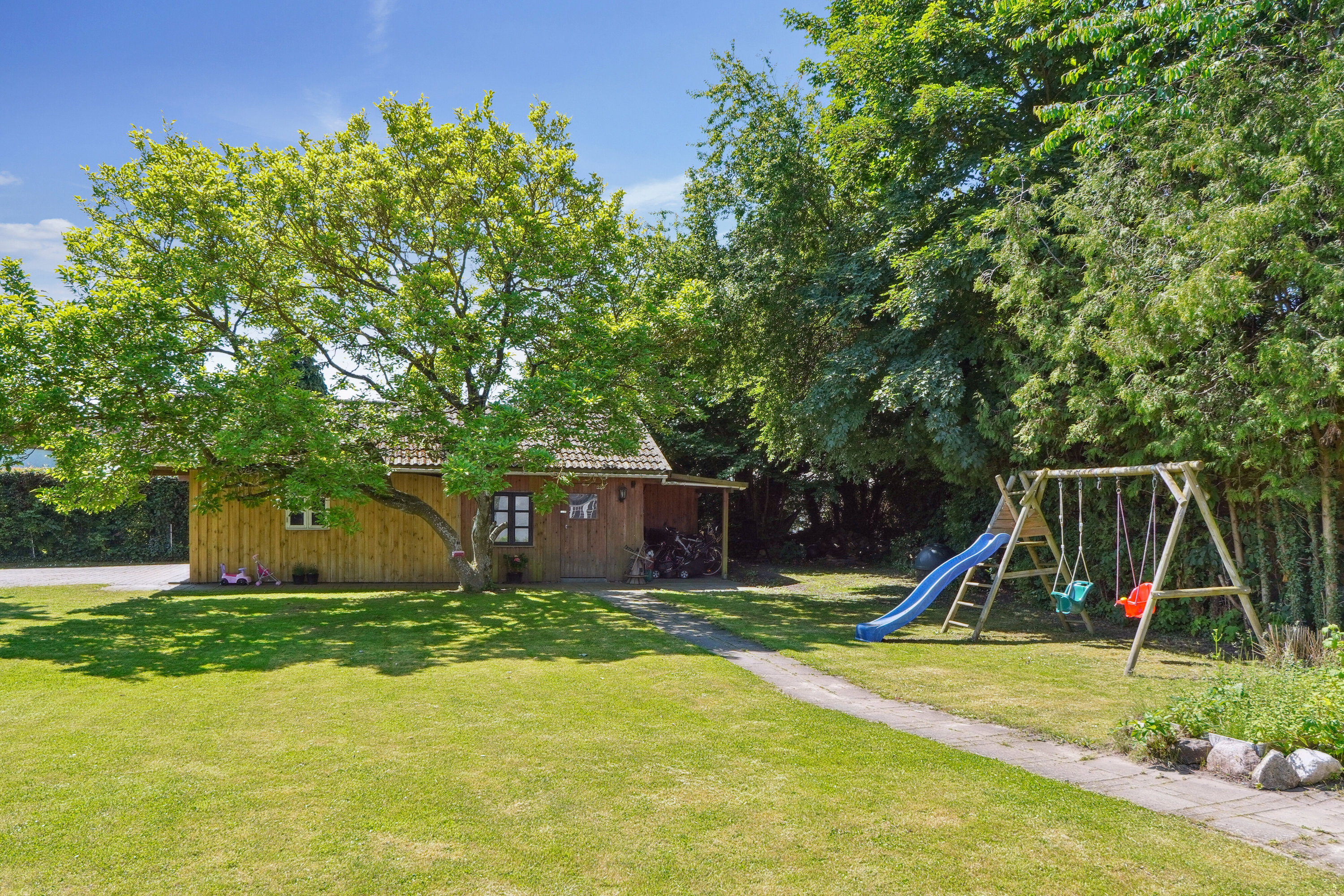 Fremhævet set fra haven billede i fuldskærmstilstand. Billede af Rørkærvej 7, 4760 Vordingborg