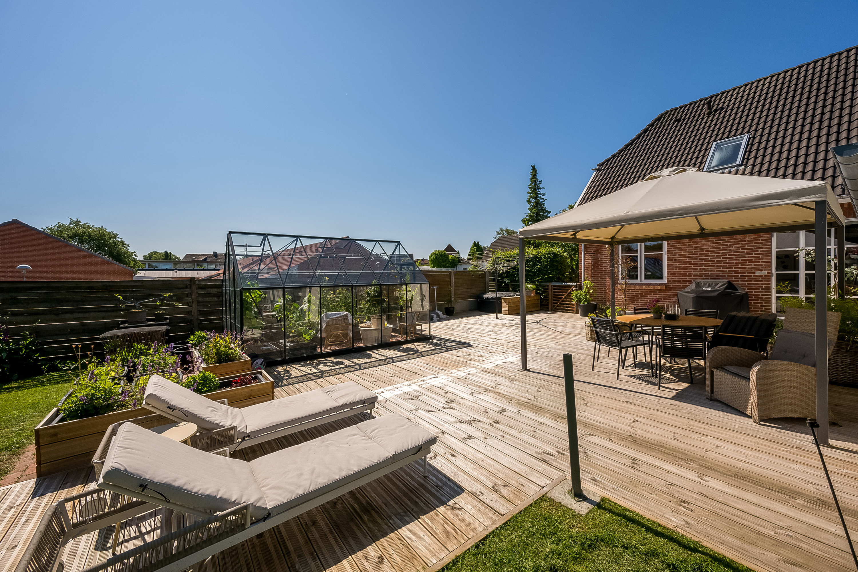 Fremhævet terrasse billede i fuldskærmstilstand. Billede af Vestervej 3, 6880 Tarm