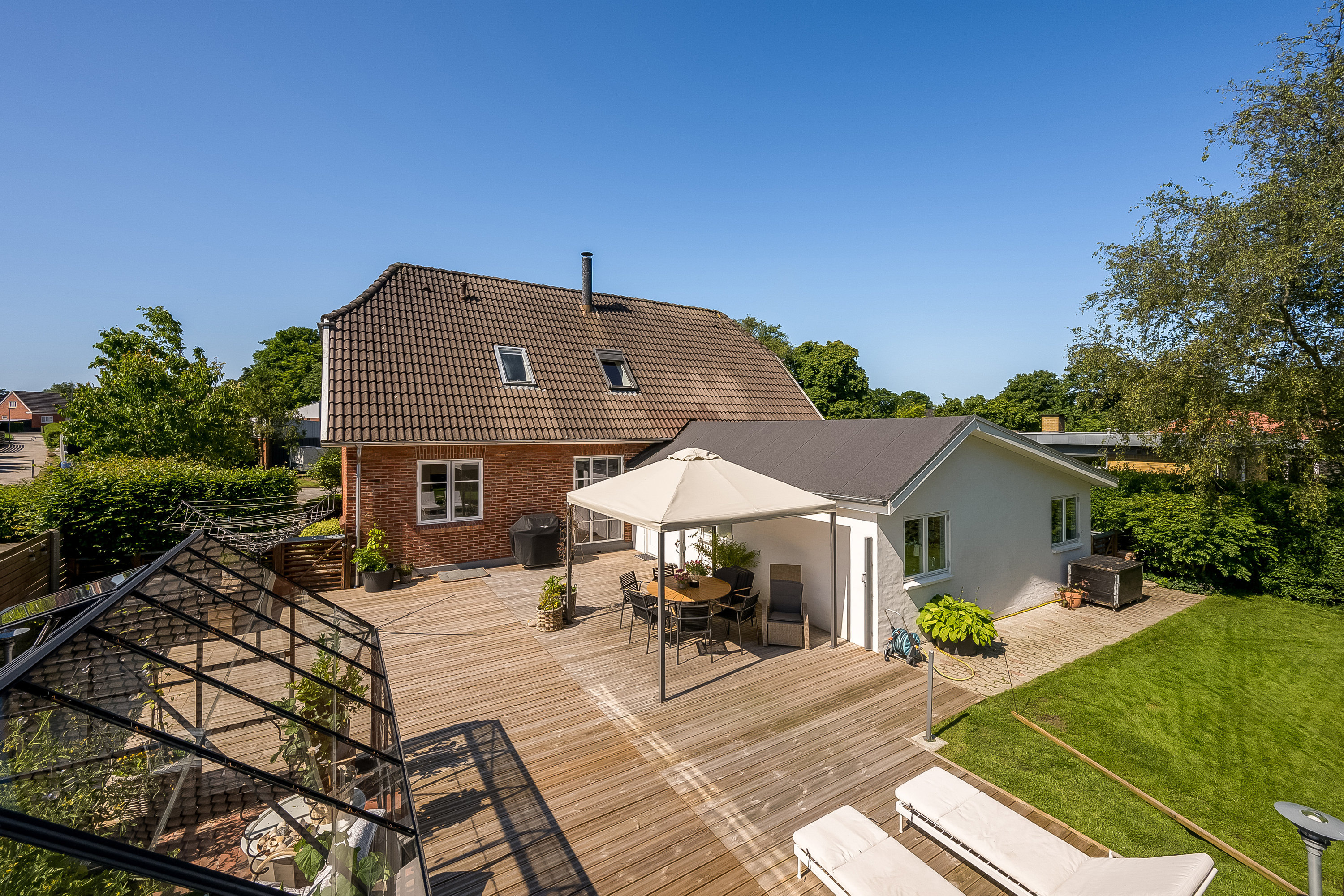 Fremhævet terrasse billede i fuldskærmstilstand. Billede af Vestervej 3, 6880 Tarm