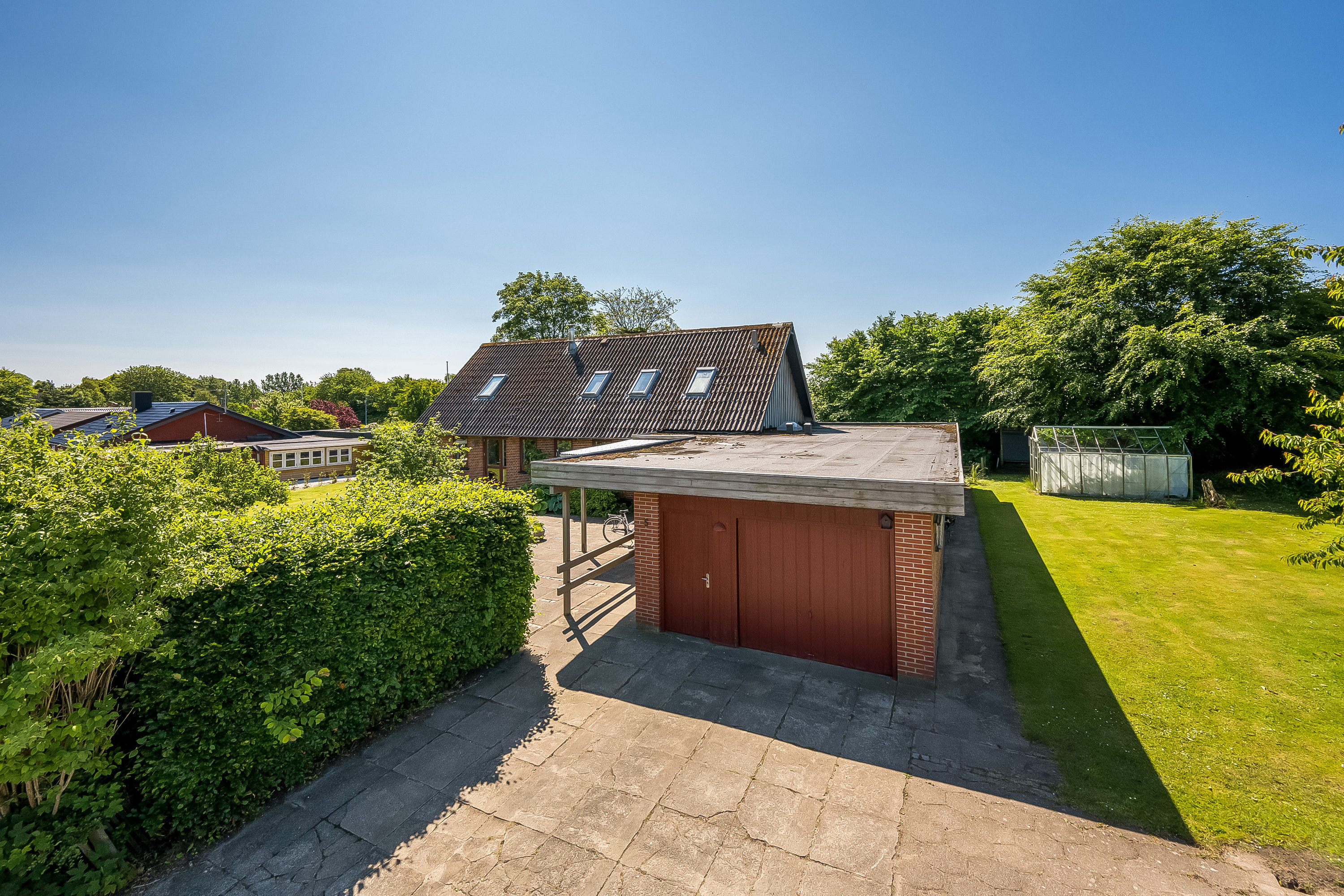 Fremhævet facade billede i fuldskærmstilstand. Billede af Bygmarken 5, 6971 Spjald