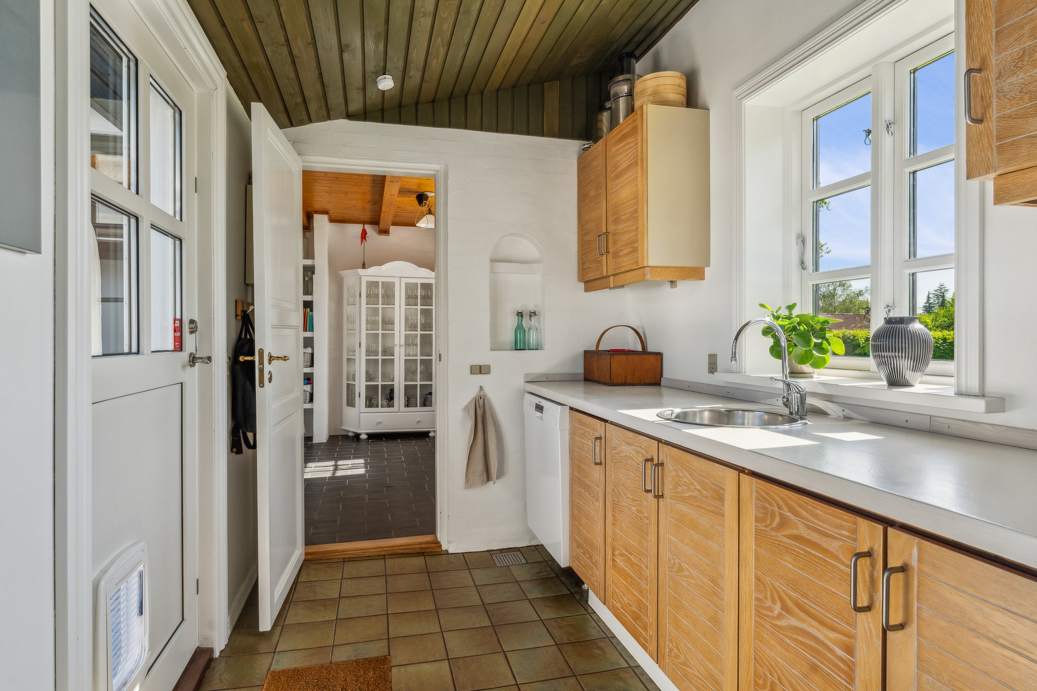 Fremhævet køkken billede i fuldskærmstilstand. Billede af Bøgevej 7, Øster Bjerregrav, 8920 Randers NV