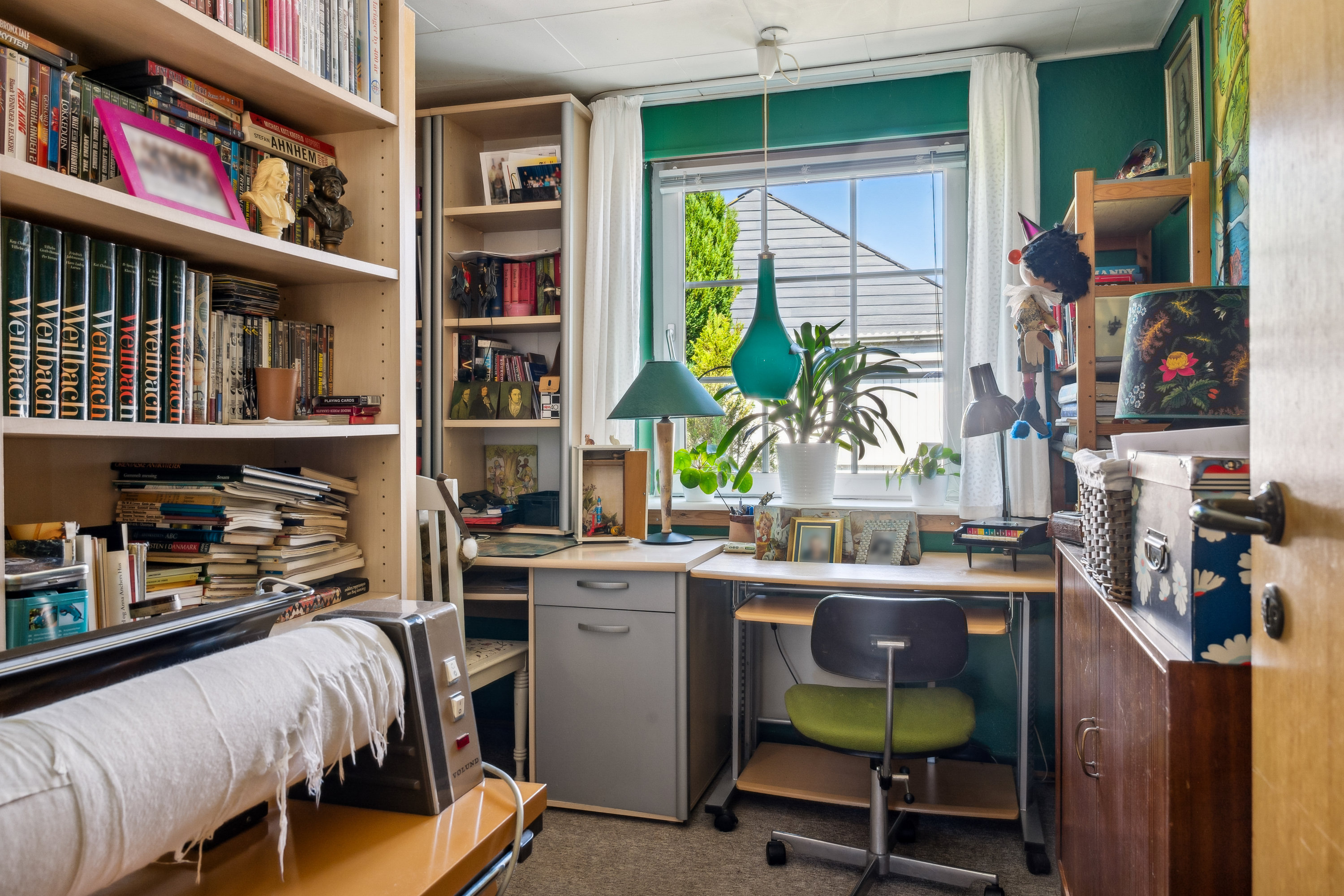 Fremhævet værelse billede i fuldskærmstilstand. Billede af Granvænget 3, 8970 Havndal