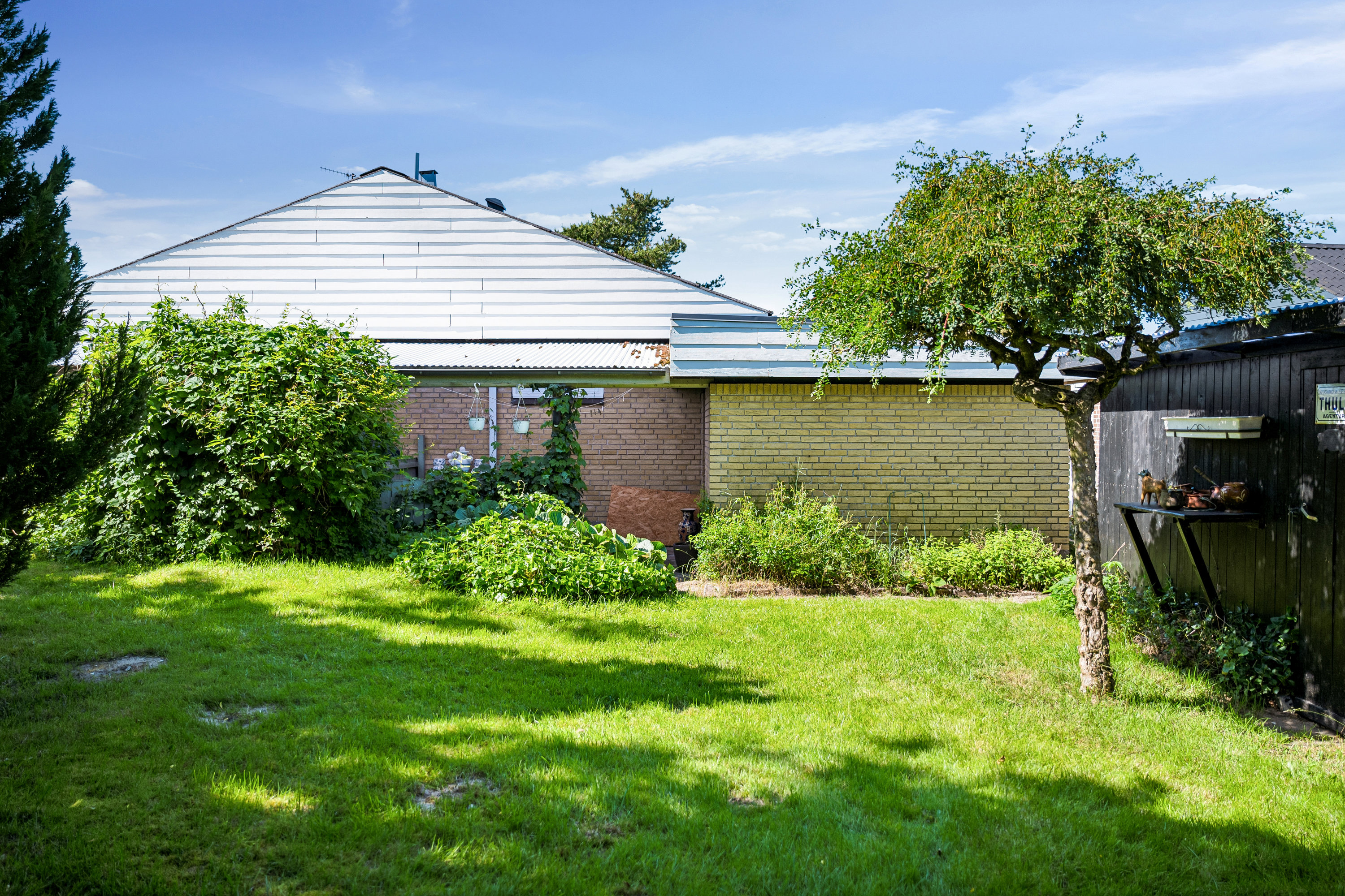 Fremhævet have billede i fuldskærmstilstand. Billede af Granvænget 3, 8970 Havndal