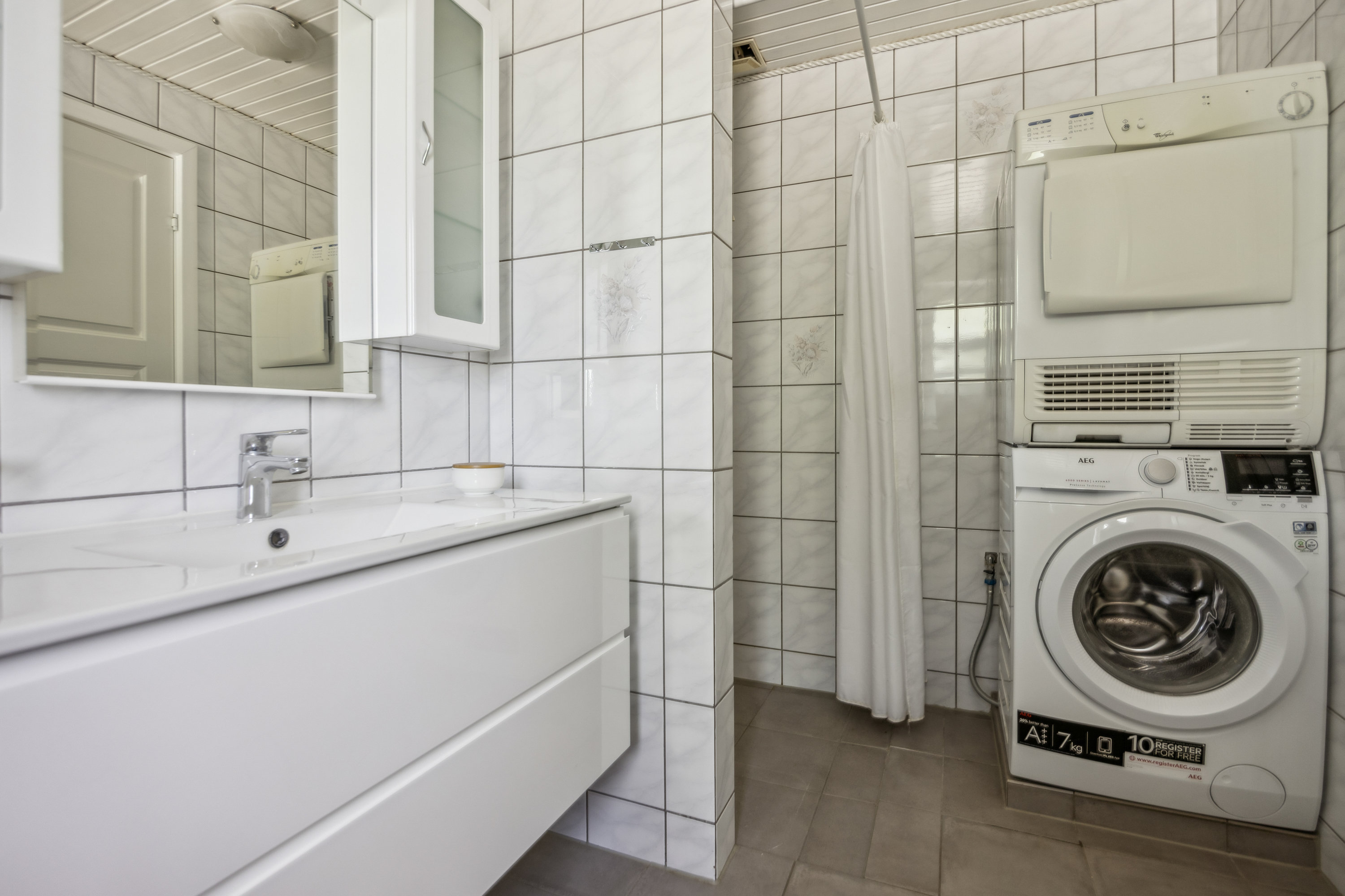 Fremhævet bad billede i fuldskærmstilstand. Billede af Borgergade 92, 9362 Gandrup