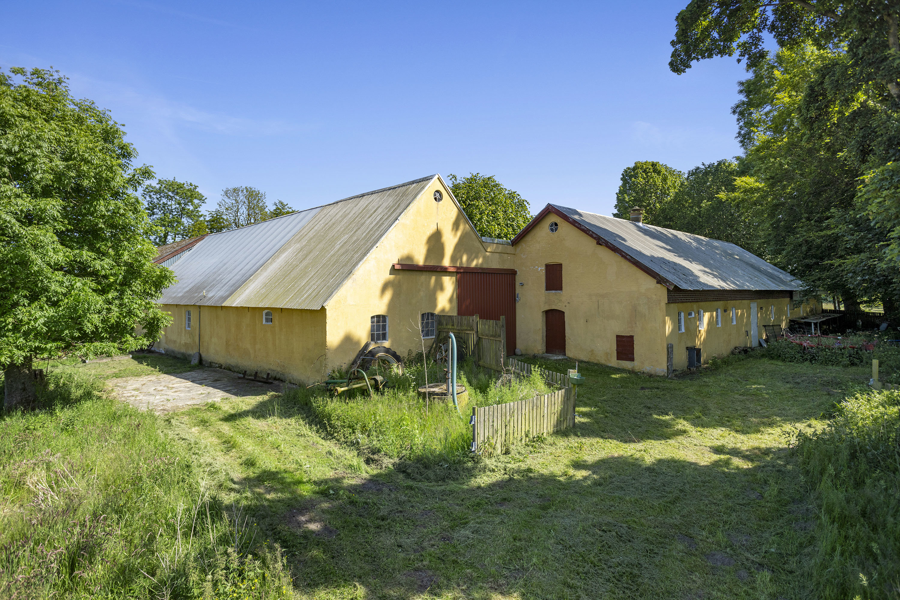 Fremhævet facade billede i fuldskærmstilstand. Billede af Sdr. Kirkevej 56, Præstbro, 9330 Dronninglund