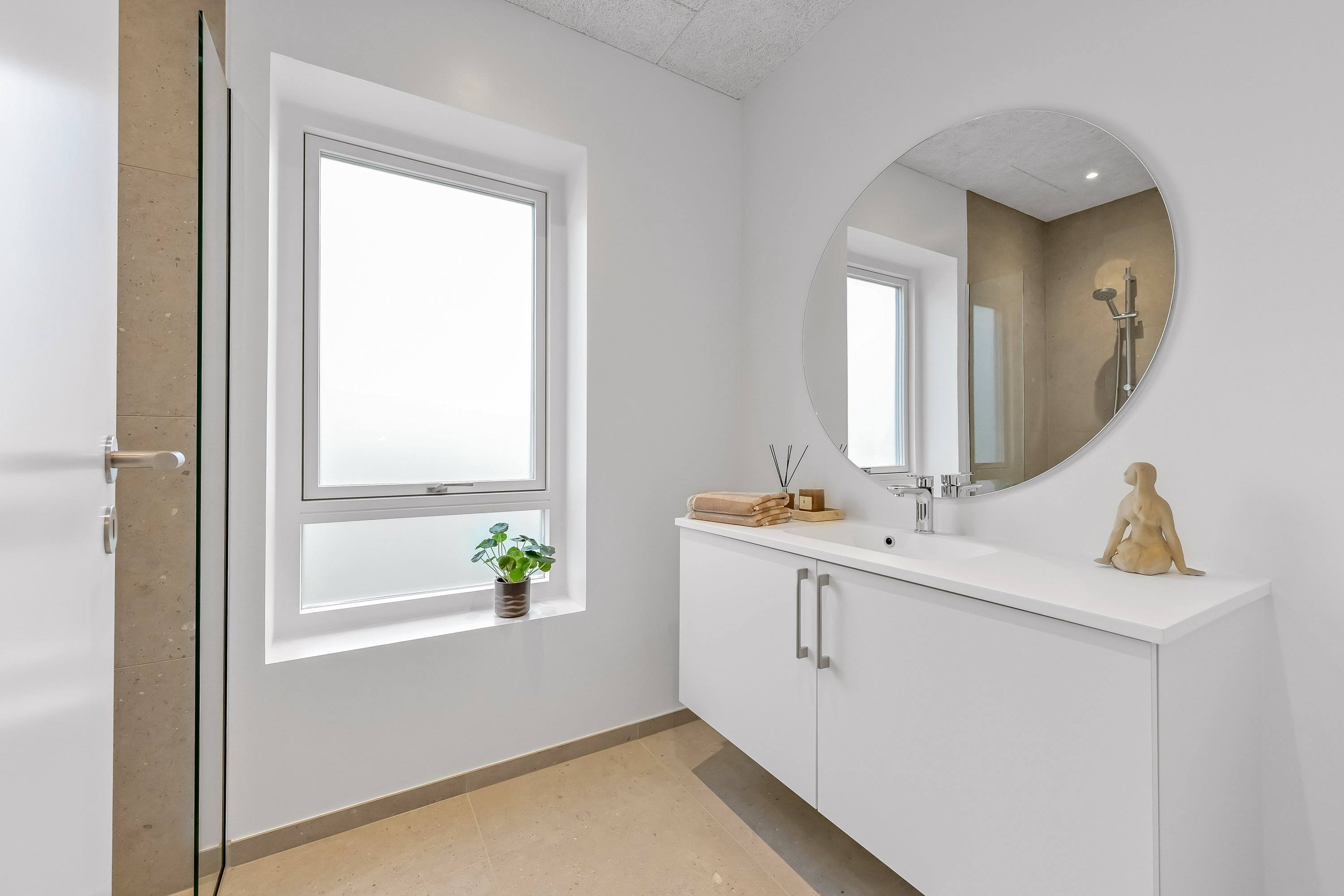 Fremhævet badeværelse billede i fuldskærmstilstand. Billede af Tavlund Krat 6, Lind, 7400 Herning