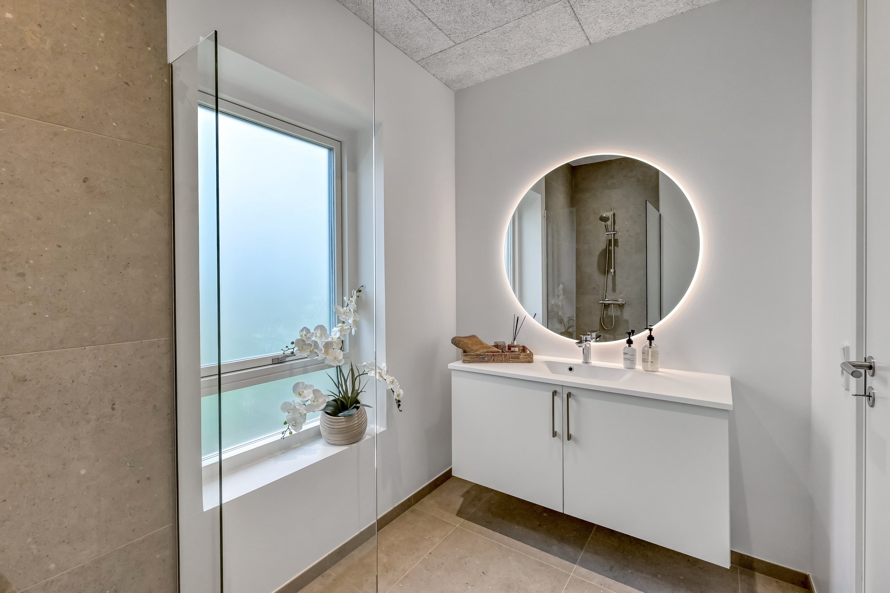 Fremhævet badeværelse billede i fuldskærmstilstand. Billede af Tavlund Krat 8, Lind, 7400 Herning