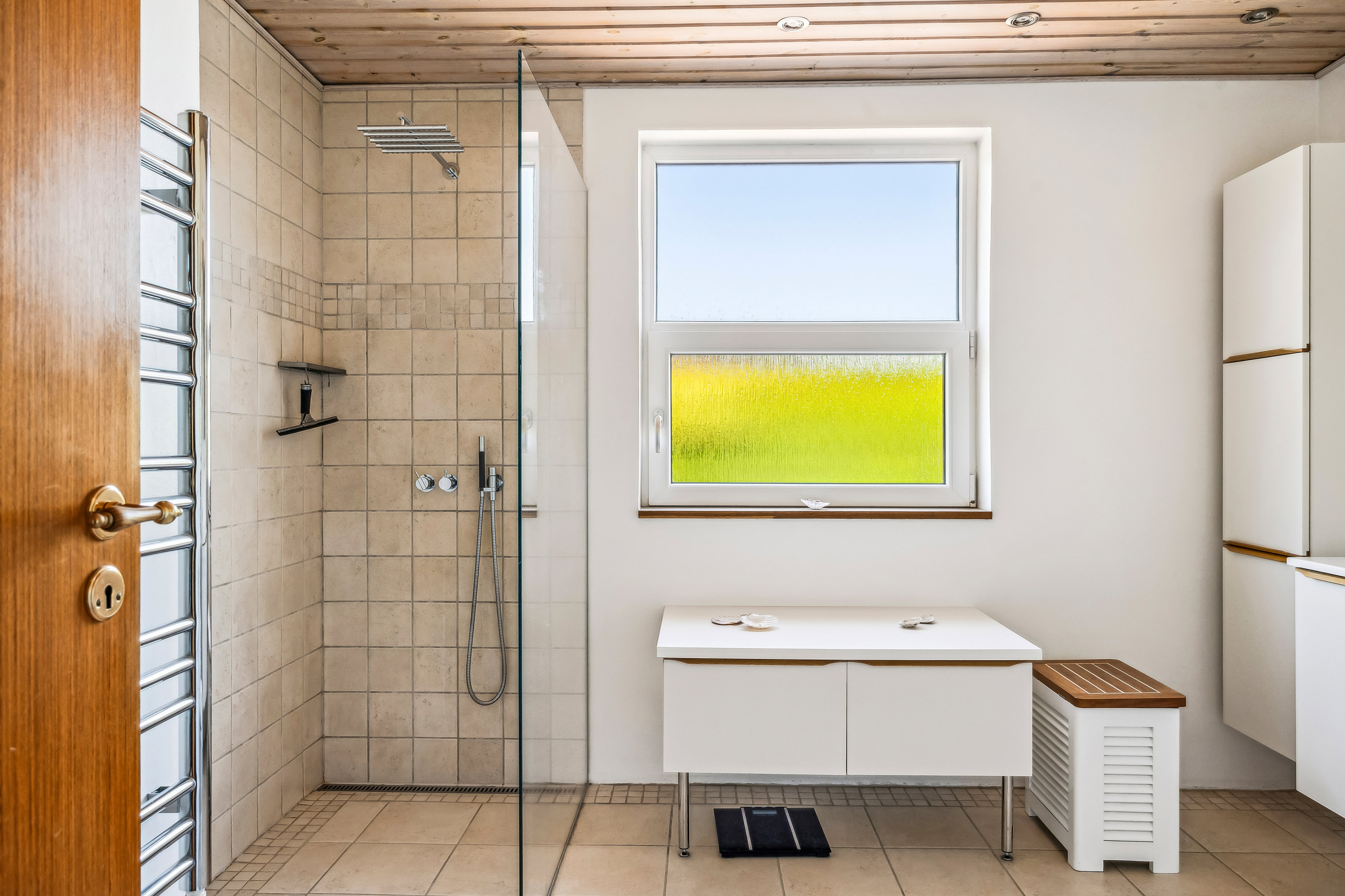 Fremhævet badeværelse billede i fuldskærmstilstand. Billede af Burholt 15, 9560 Hadsund