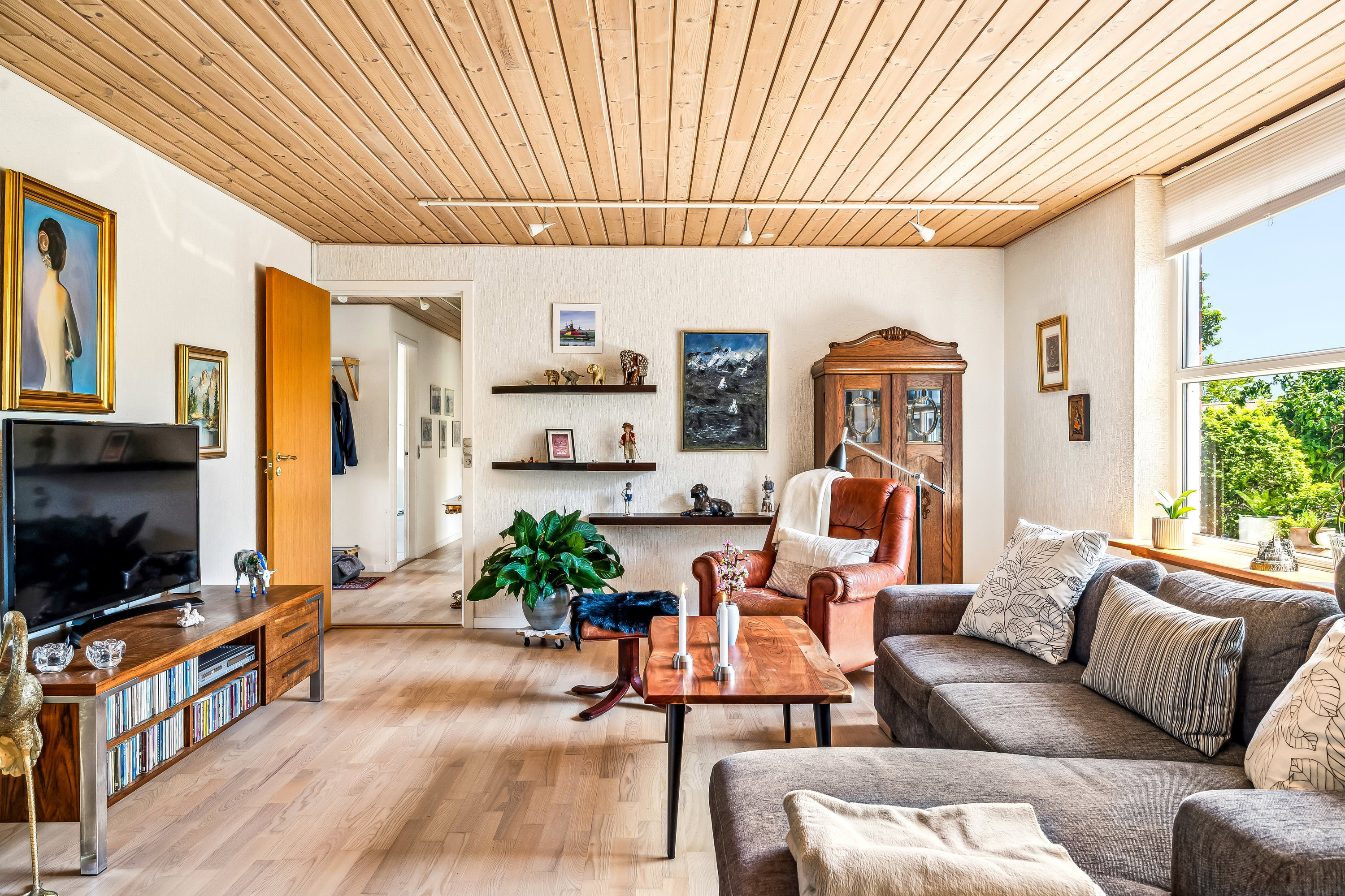 Fremhævet stue billede i fuldskærmstilstand. Billede af Burholt 15, 9560 Hadsund