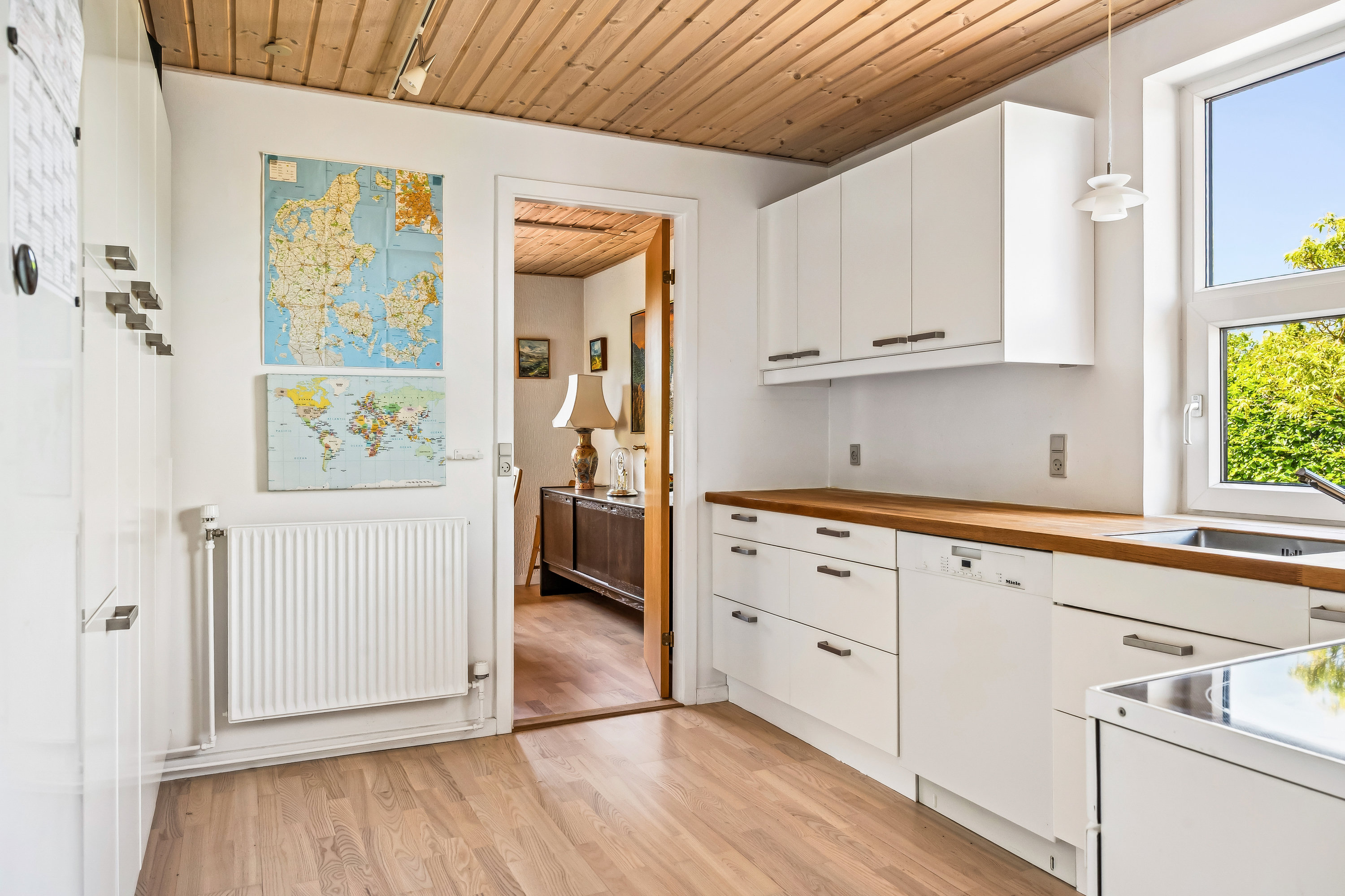 Fremhævet køkken billede i fuldskærmstilstand. Billede af Burholt 15, 9560 Hadsund