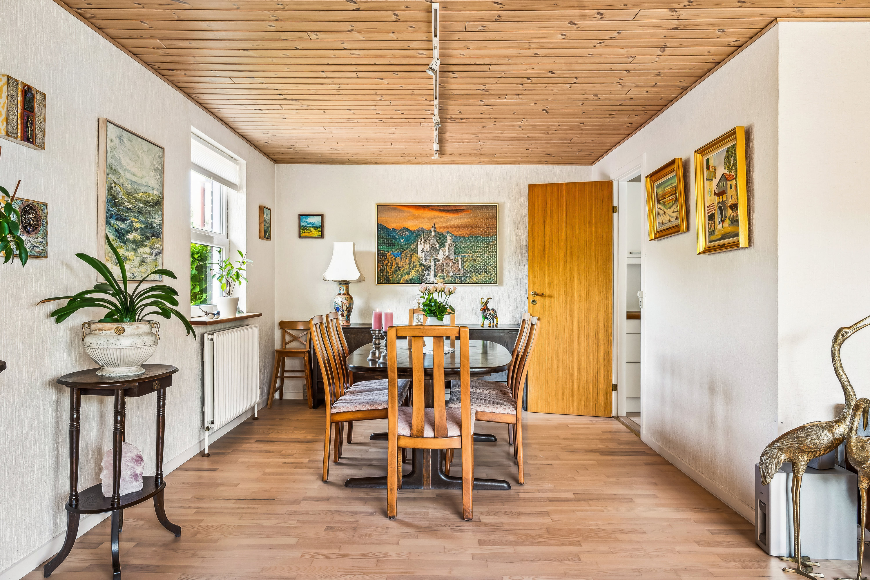 Fremhævet stue billede i fuldskærmstilstand. Billede af Burholt 15, 9560 Hadsund