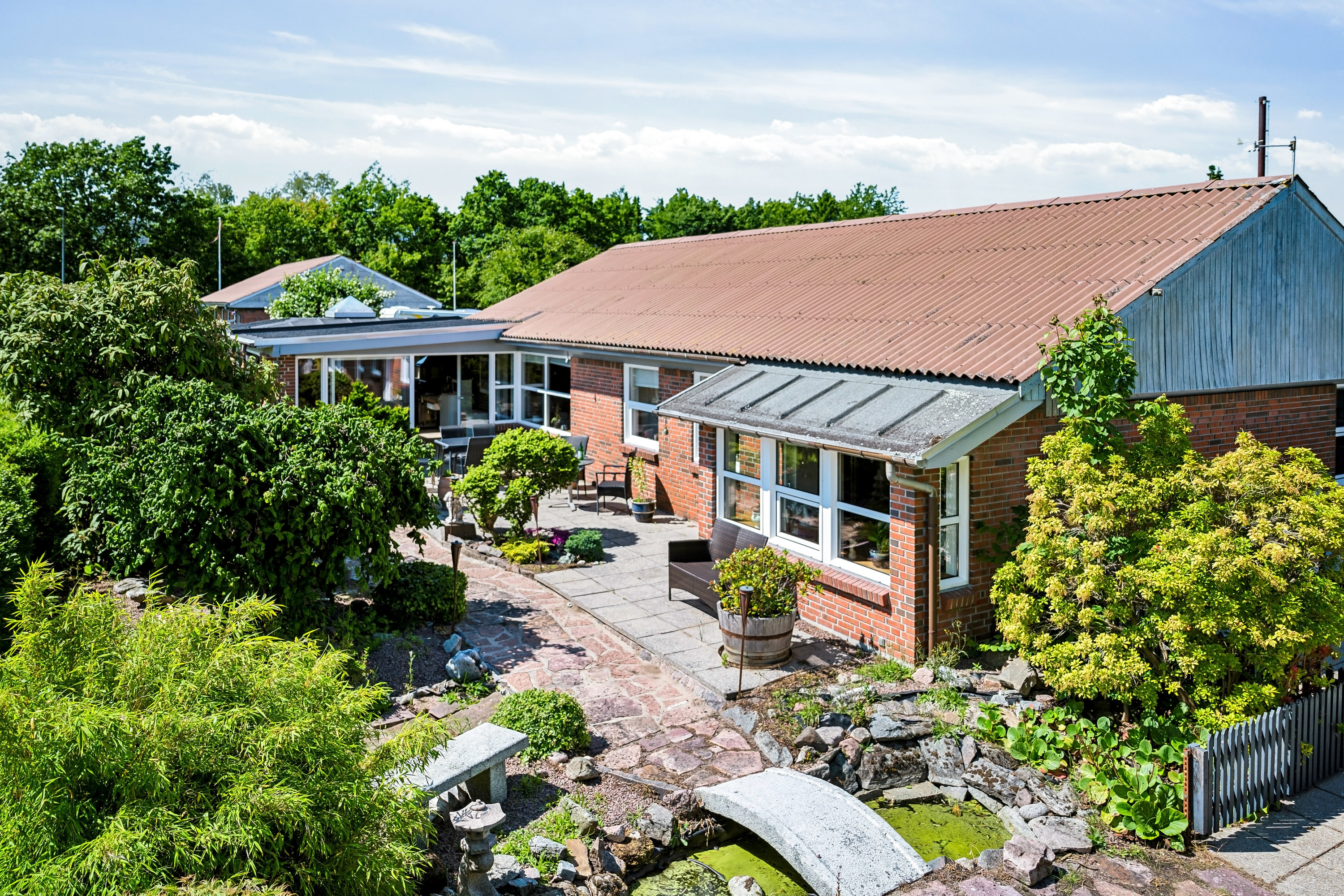 Fremhævet ejendom 1 billede i fuldskærmstilstand. Billede af Burholt 15, 9560 Hadsund