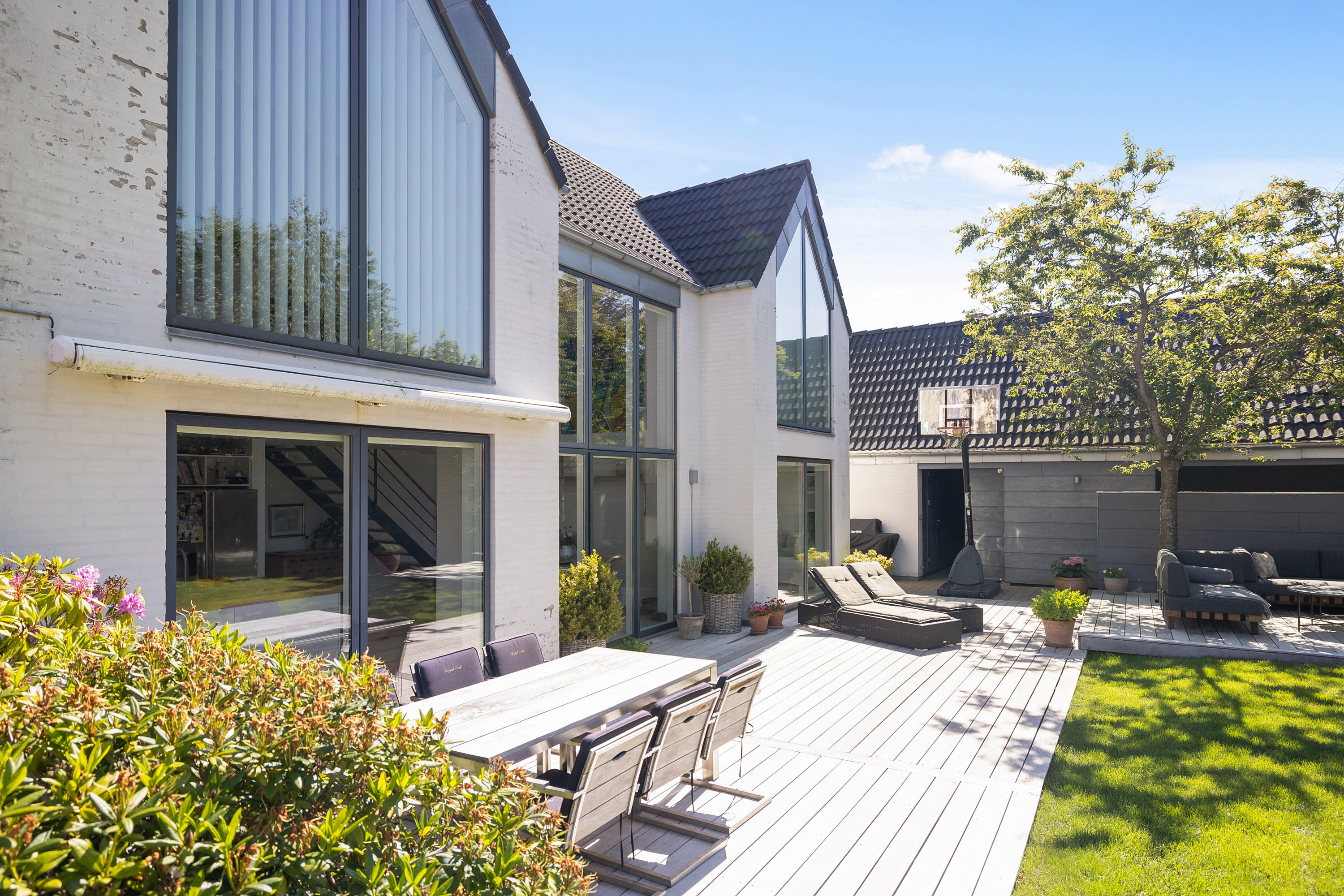 Fremhævet terrasse billede i fuldskærmstilstand. Billede af Elmehøjvej 39B, Skåde, 8270 Højbjerg