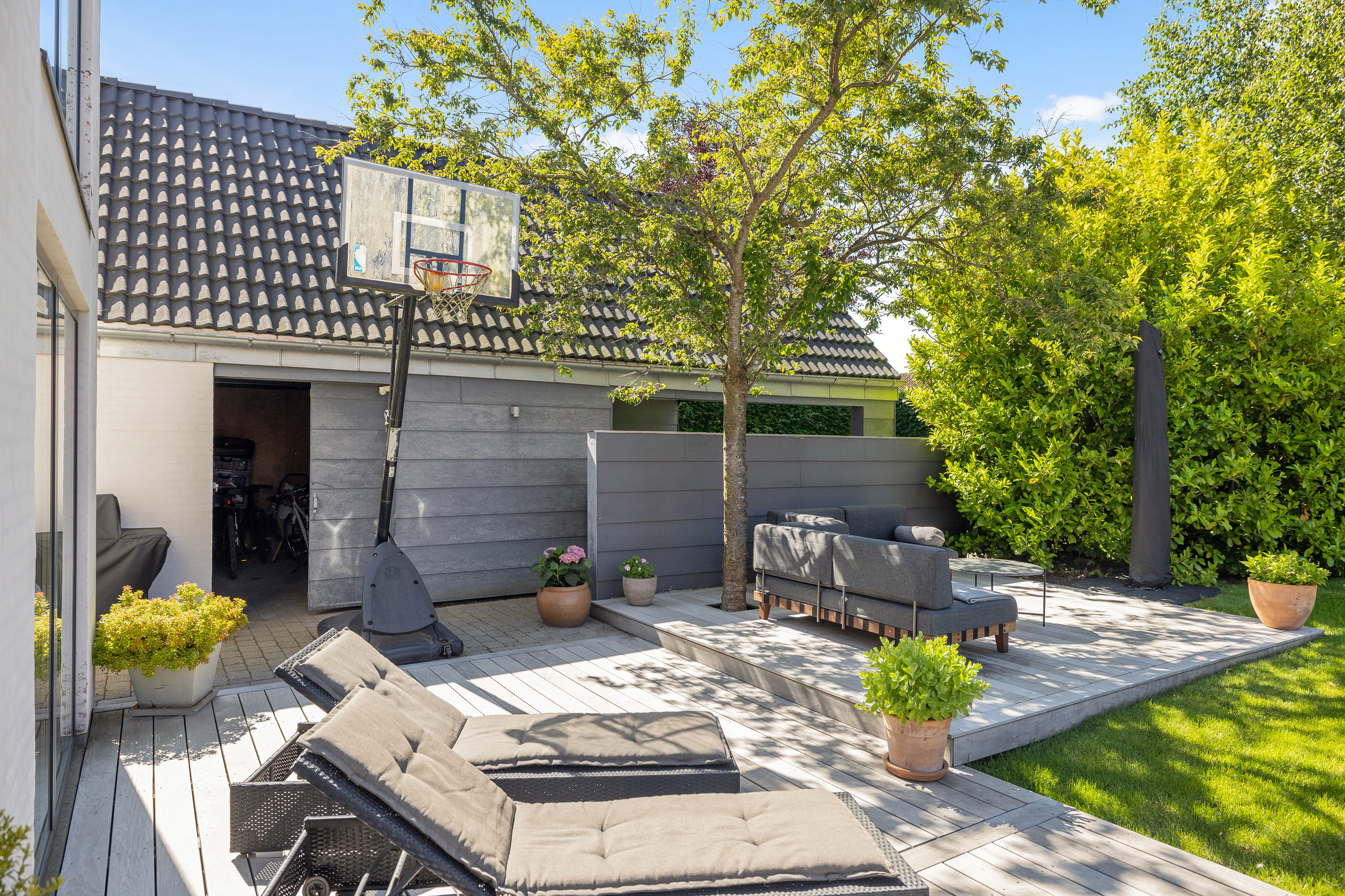 Fremhævet terrasse billede i fuldskærmstilstand. Billede af Elmehøjvej 39B, Skåde, 8270 Højbjerg