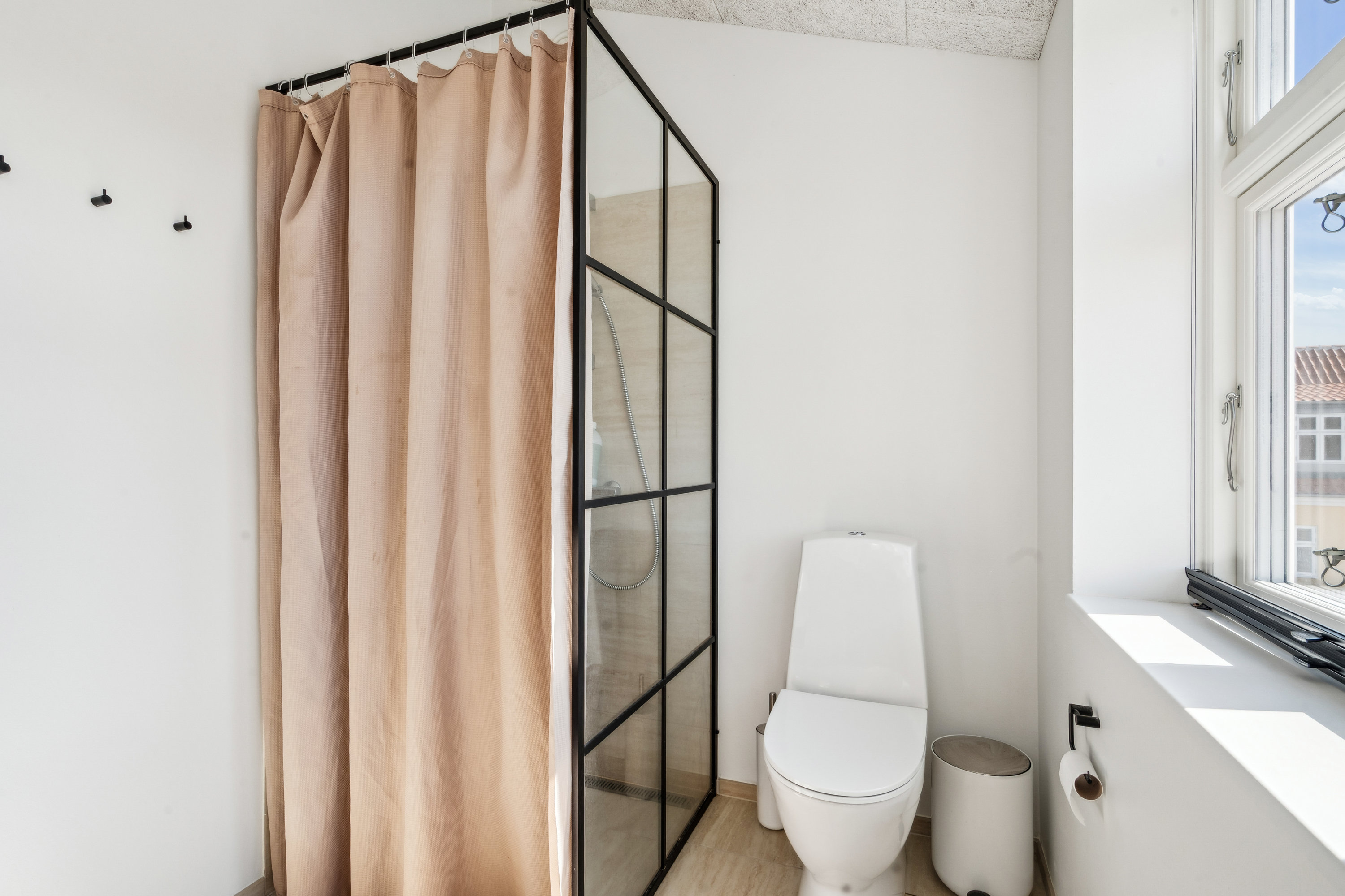 Fremhævet badeværelse billede i fuldskærmstilstand. Billede af Lille Skagen 55, 9990 Skagen