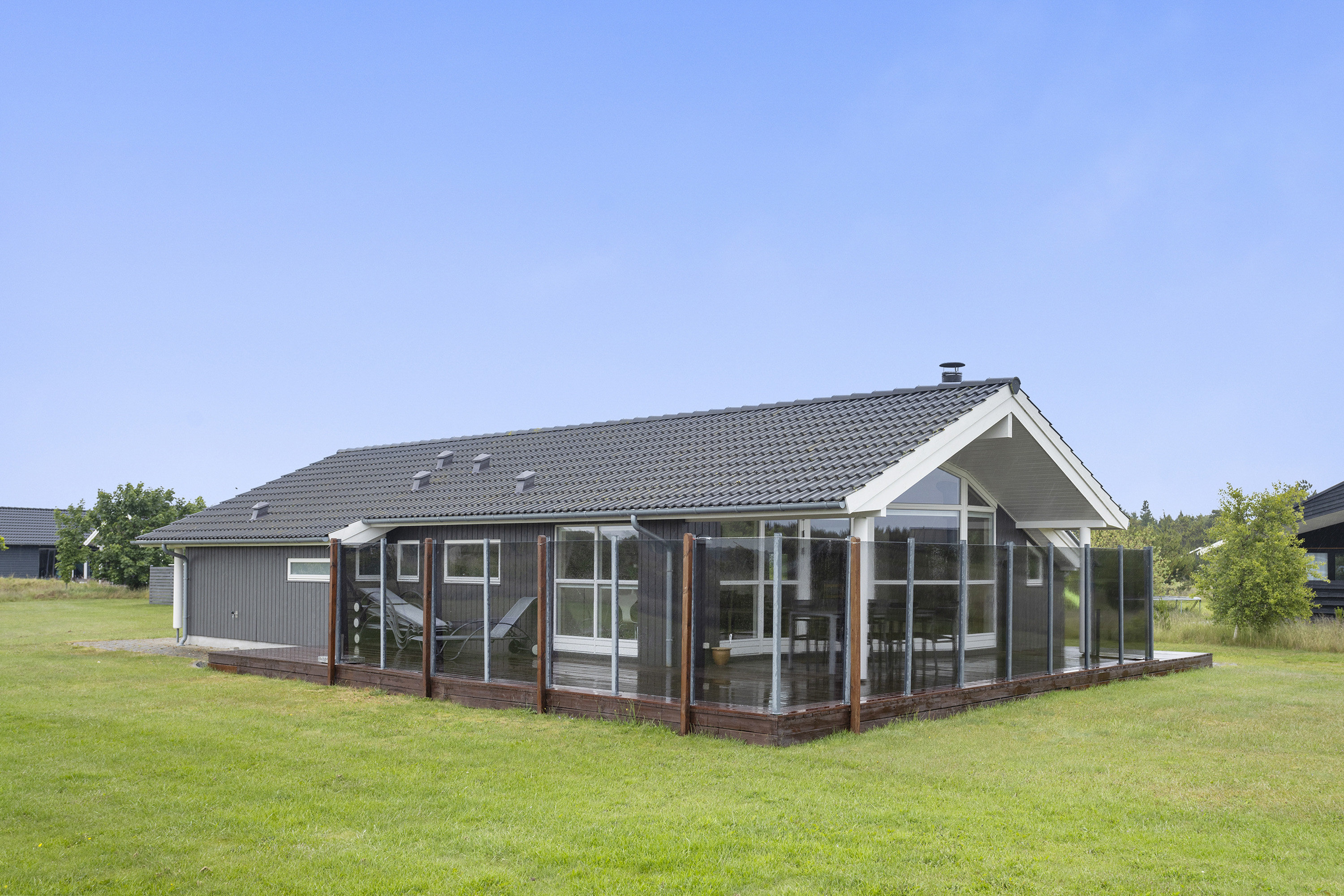 Fremhævet facade billede i fuldskærmstilstand. Billede af Aaensvej 37, Bratten, 9981 Jerup