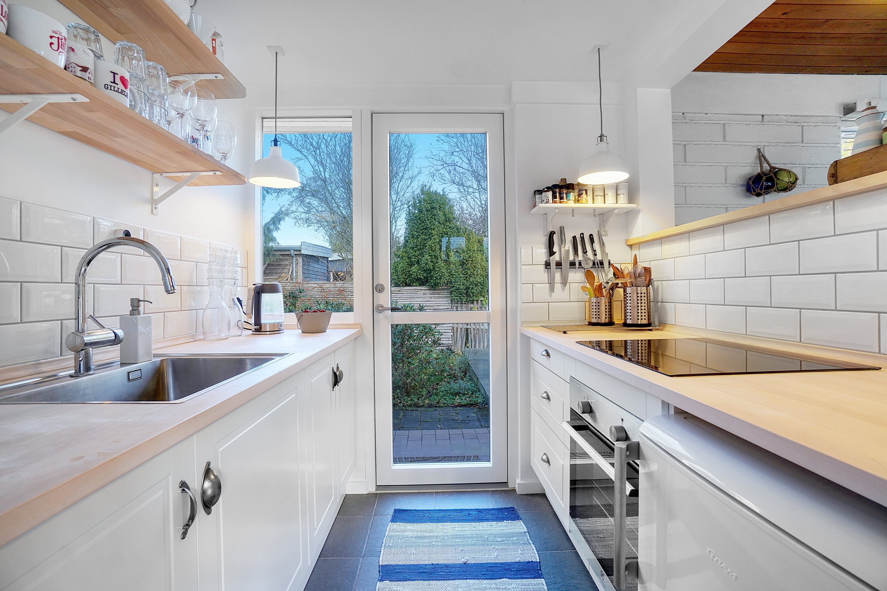 Fremhævet køkken billede i fuldskærmstilstand. Billede af Skovåsen 25, 3250 Gilleleje