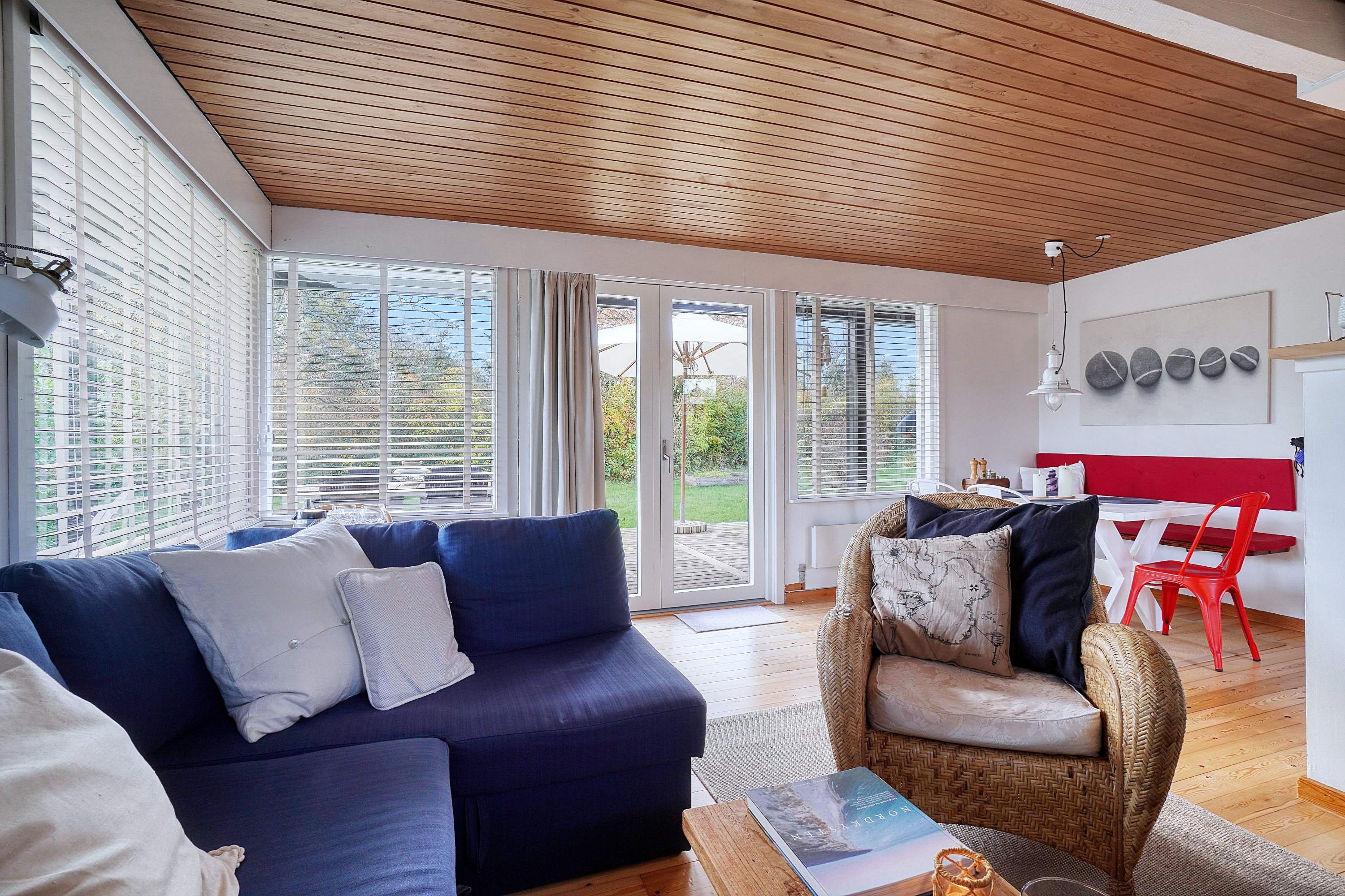 Fremhævet stue billede i fuldskærmstilstand. Billede af Skovåsen 25, 3250 Gilleleje