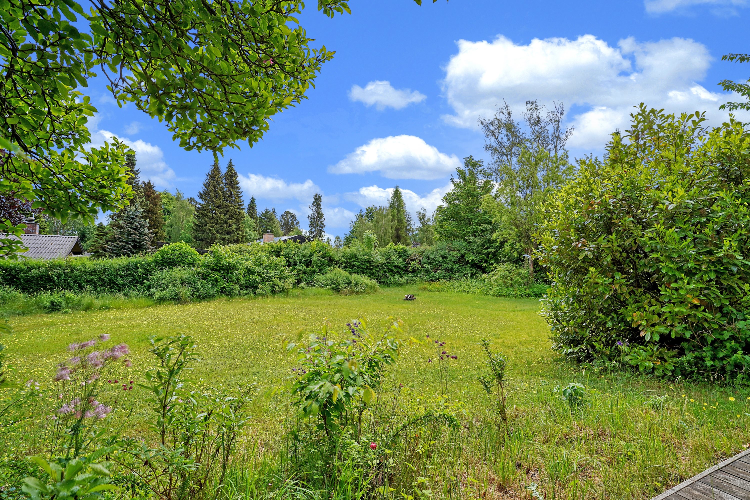 Fremhævet terrasse billede i fuldskærmstilstand. Billede af Skovåsen 25, 3250 Gilleleje