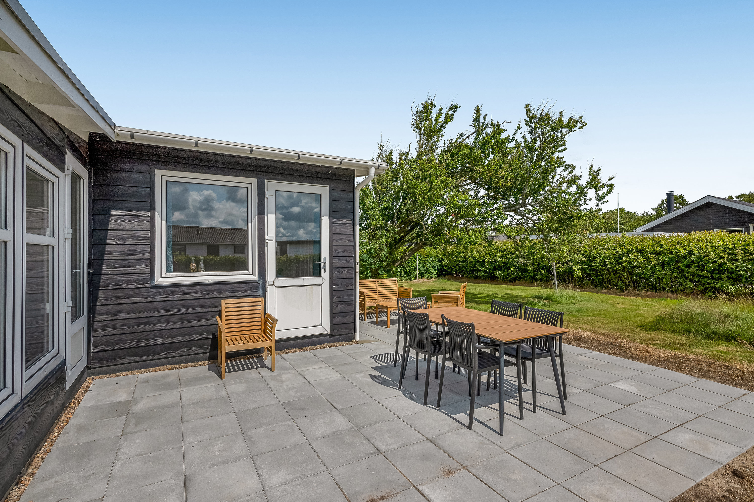 Fremhævet terrasse billede i fuldskærmstilstand. Billede af Porsevej 14, Tørring, 7620 Lemvig