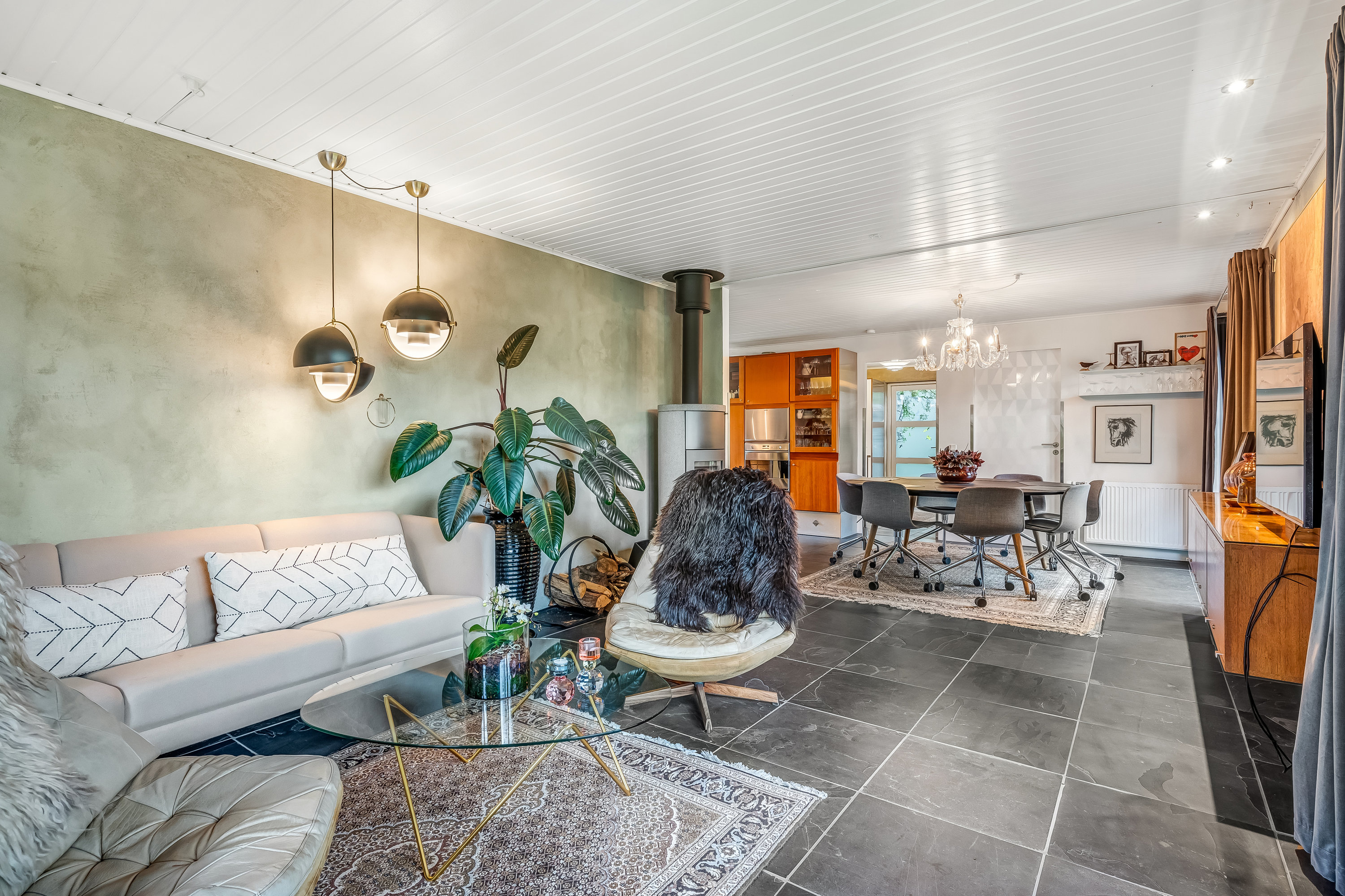 Fremhævet stue billede i fuldskærmstilstand. Billede af Niels Kjeldsens Vej 36, 7500 Holstebro