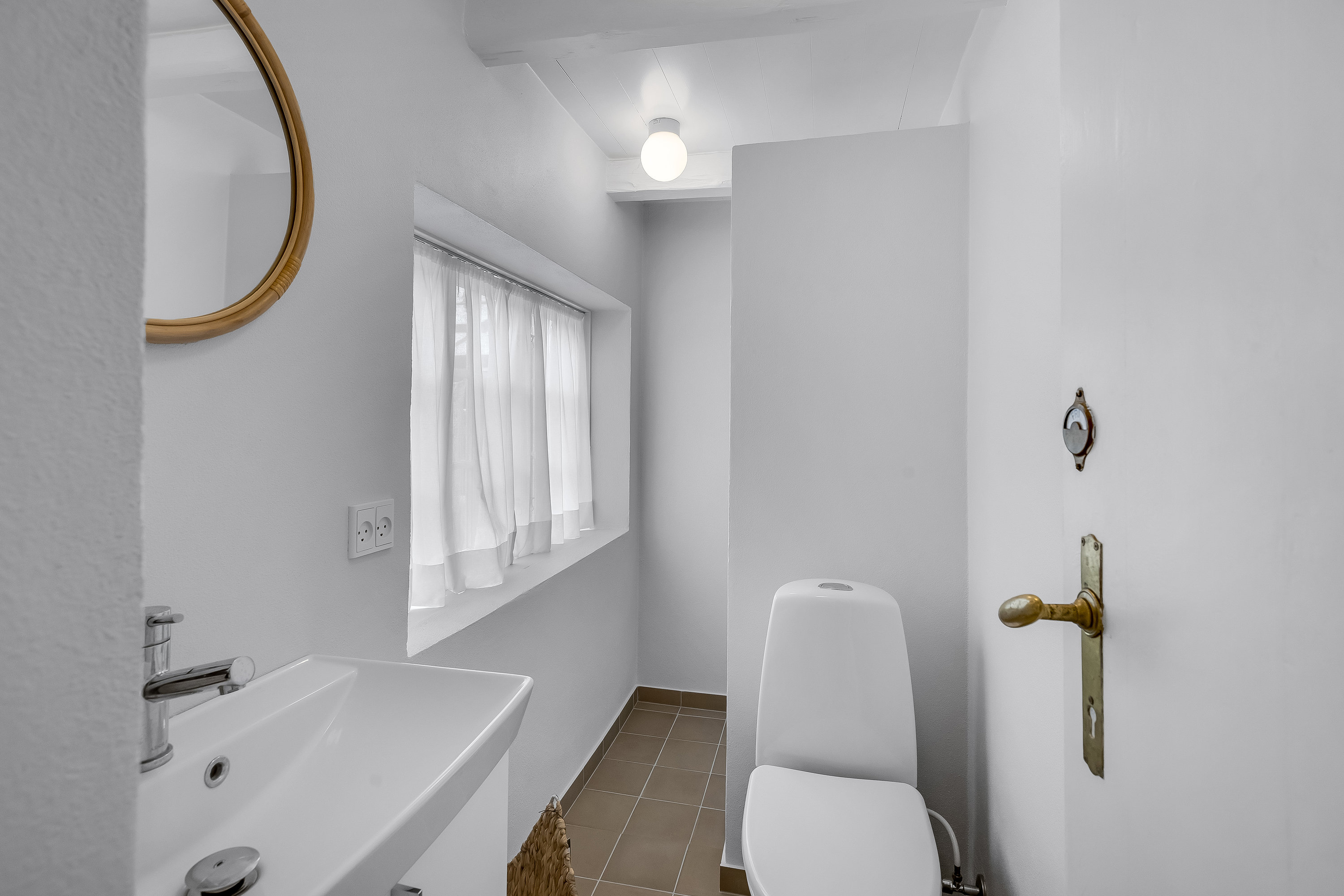 Fremhævet badeværelse billede i fuldskærmstilstand. Billede af Hovedgaden 49, Nordby, 6720 Fanø