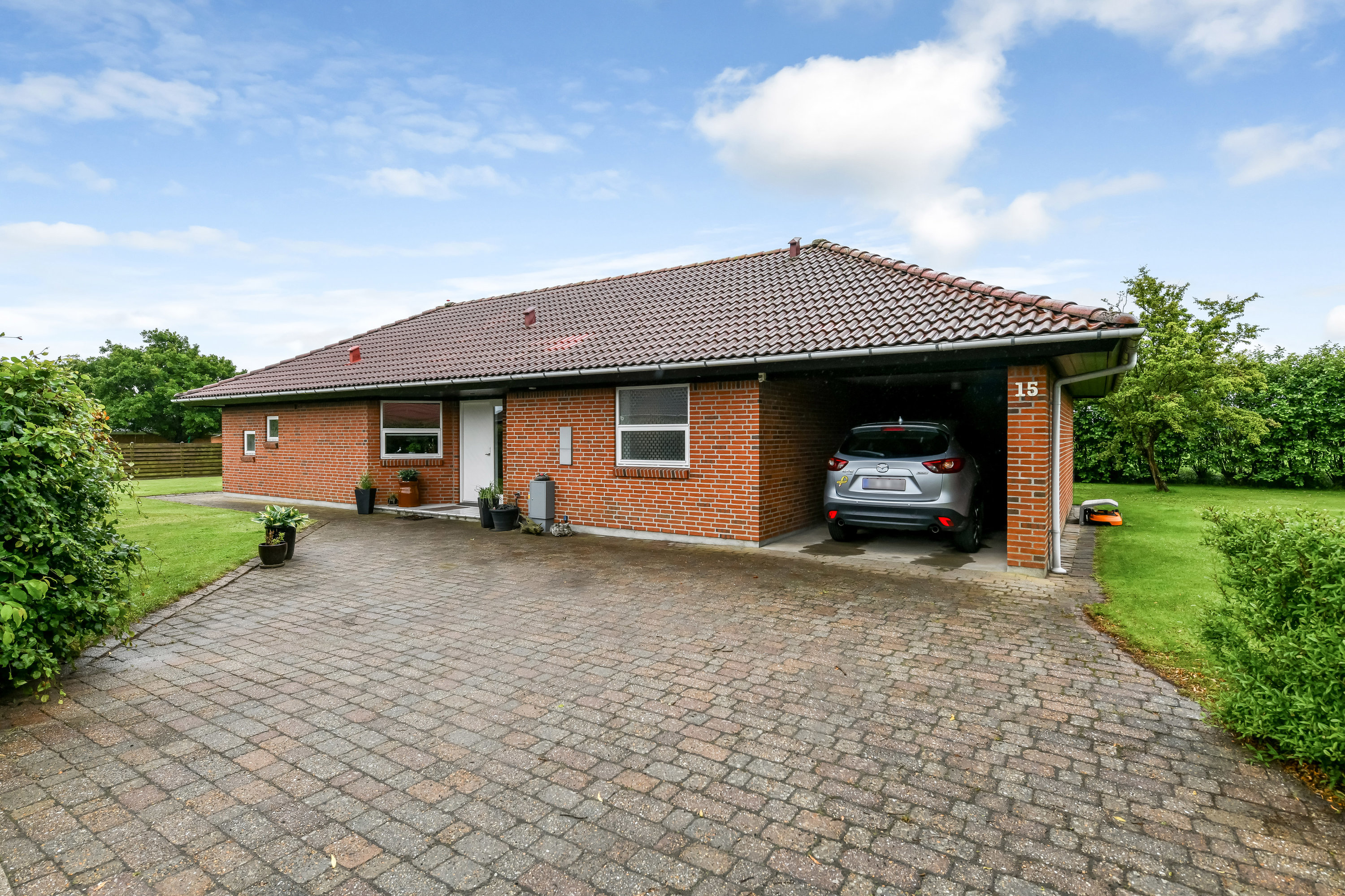 Fremhævet ejendommen billede i fuldskærmstilstand. Billede af Langlivej 15, 6852 Billum