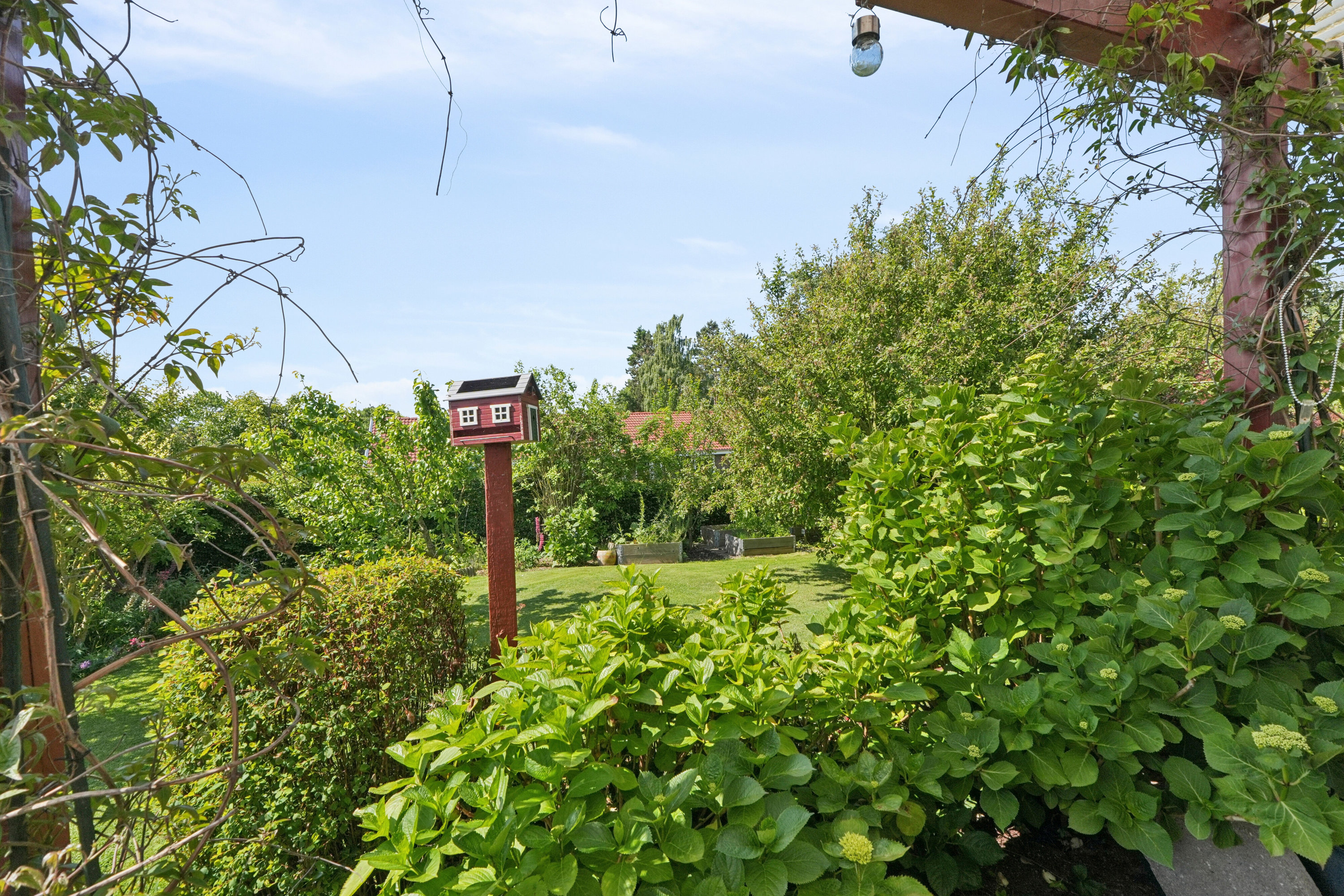 Fremhævet udendørs billede i fuldskærmstilstand. Billede af Pilehaven 10, Tryggelev, 5932 Humble