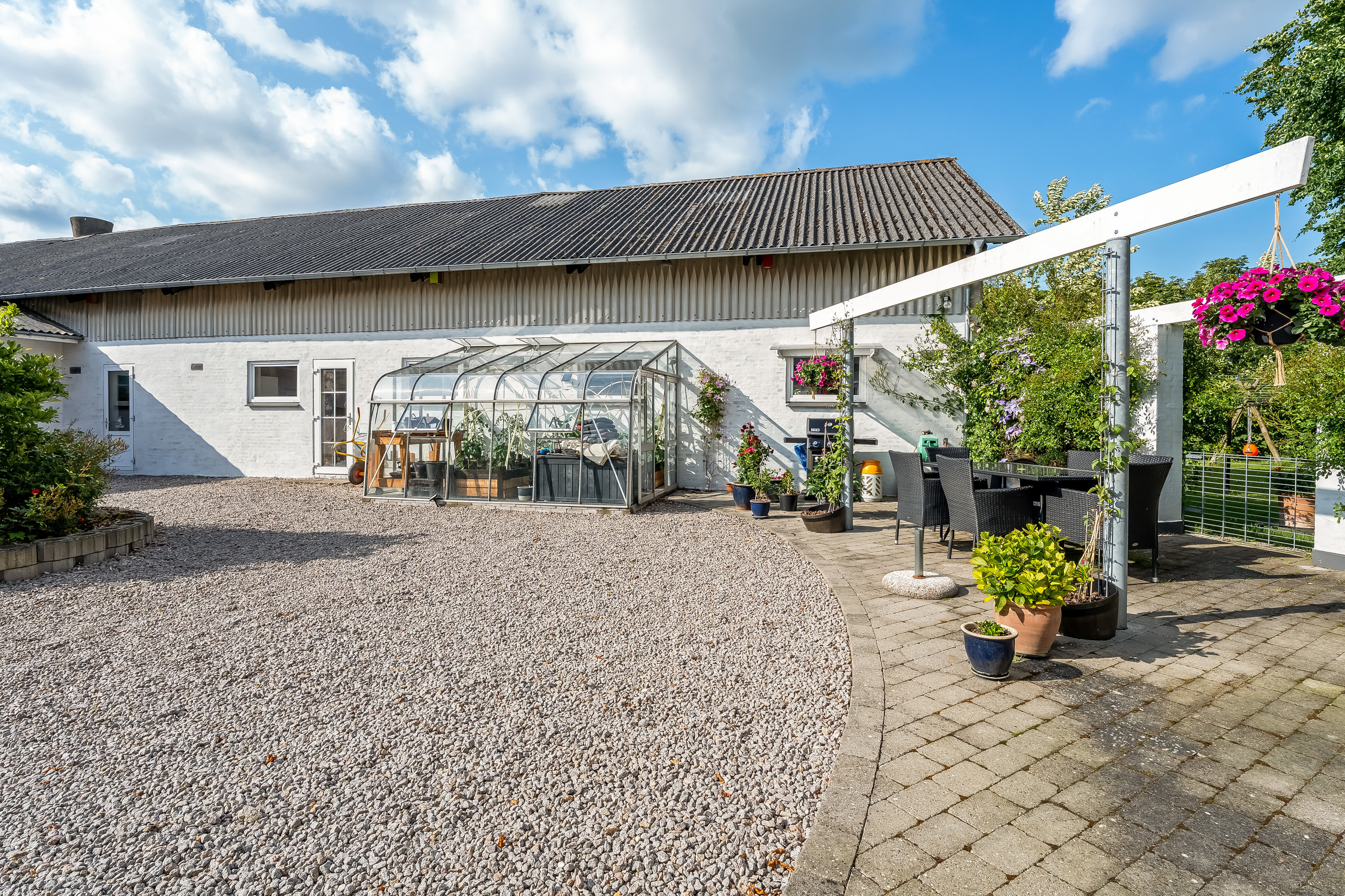 Fremhævet gårdsplads billede i fuldskærmstilstand. Billede af Maribovej 150, Forneby, 4990 Sakskøbing