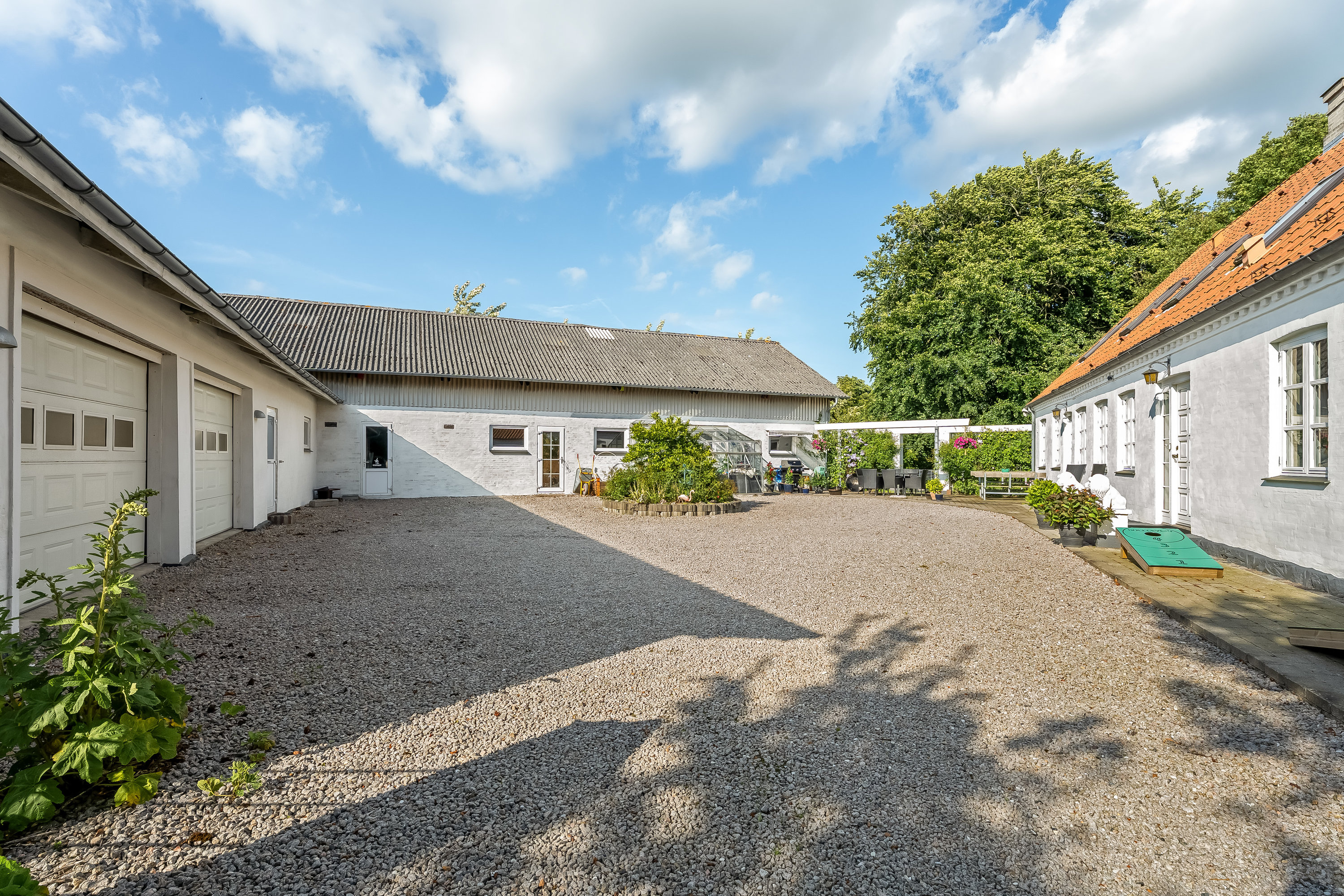 Fremhævet gårdsplads billede i fuldskærmstilstand. Billede af Maribovej 150, Forneby, 4990 Sakskøbing