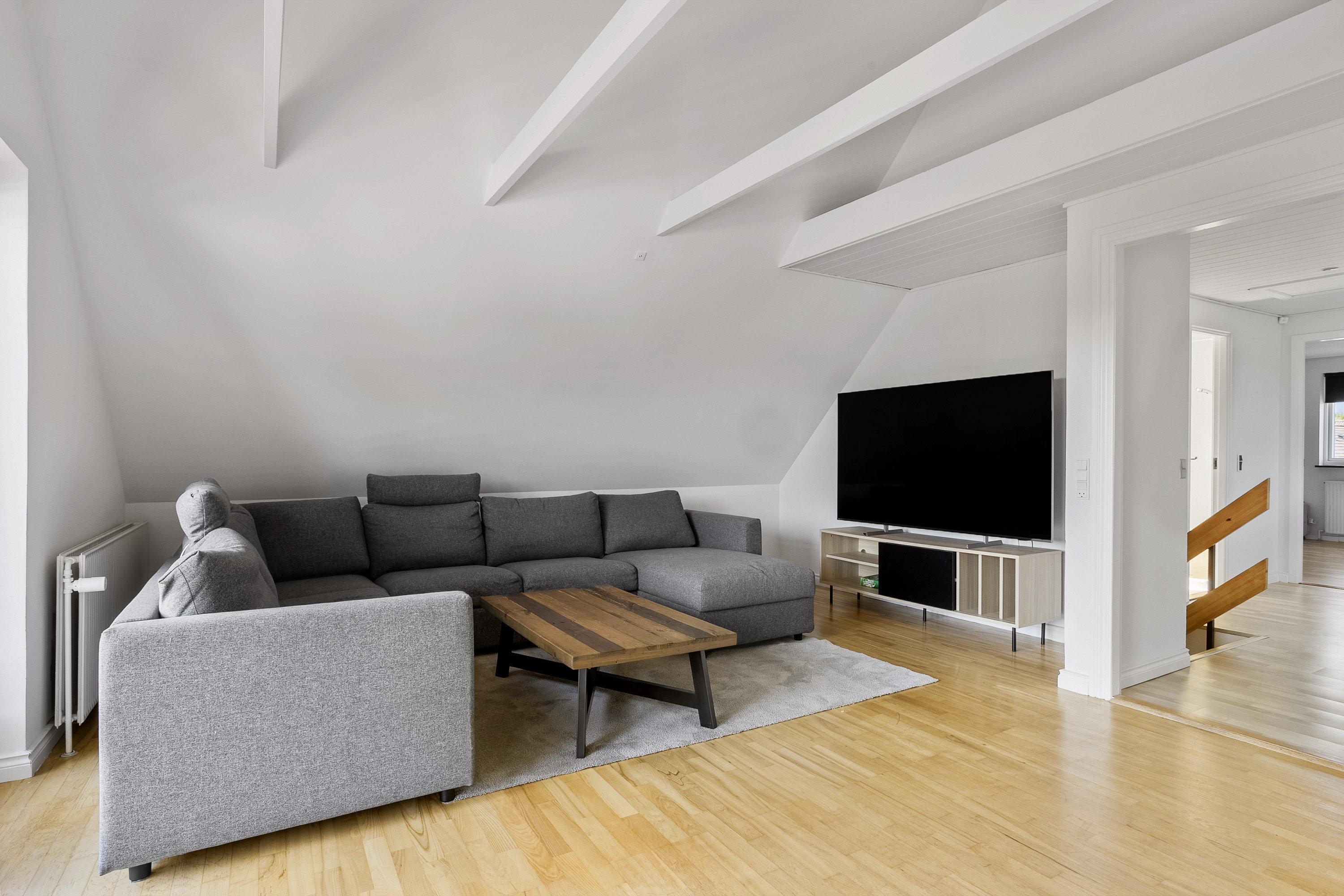 Fremhævet stue billede i fuldskærmstilstand. Billede af Nederbyvænget 136, Aastrup, 6100 Haderslev