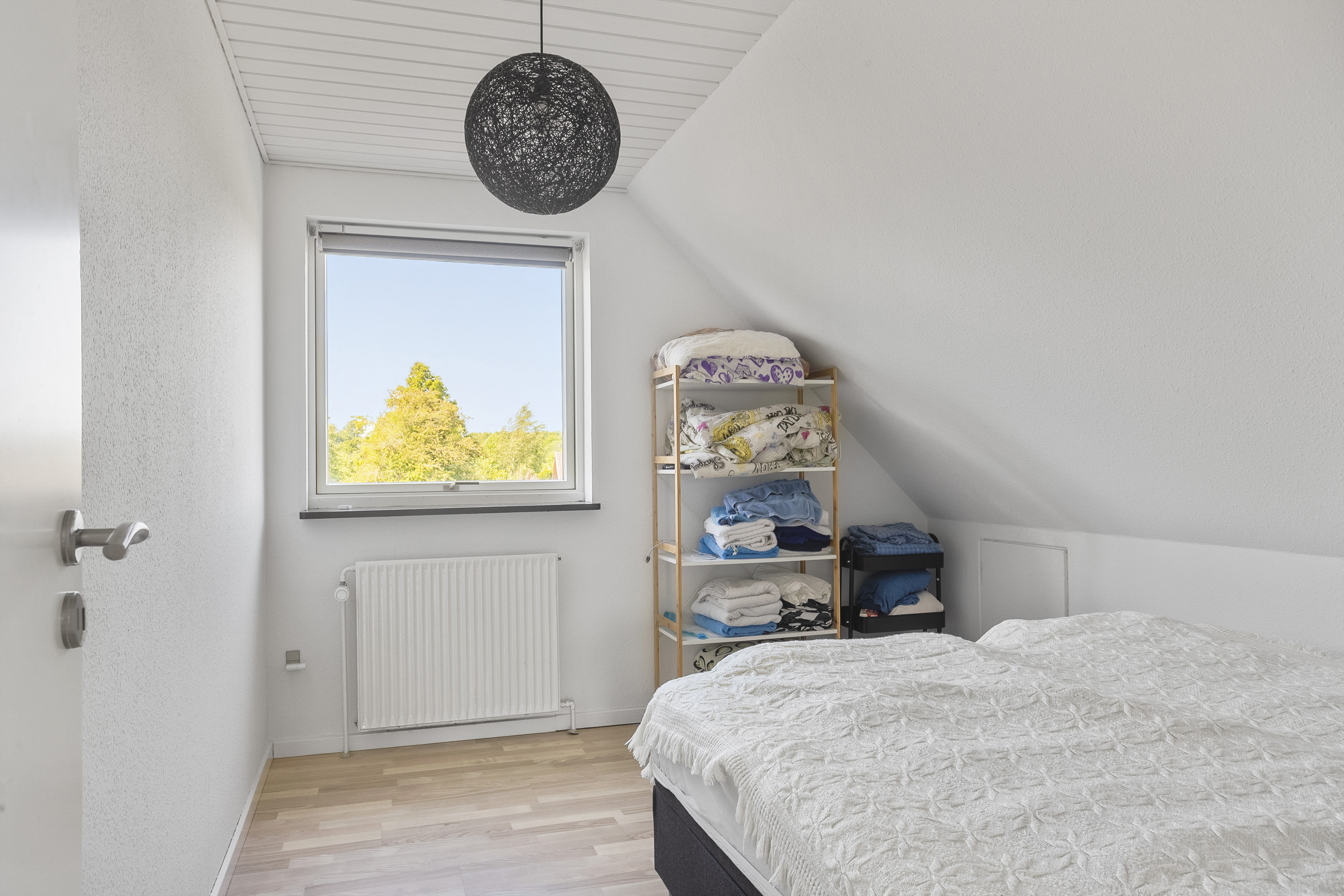 Fremhævet soveværelse billede i fuldskærmstilstand. Billede af Nederbyvænget 136, Aastrup, 6100 Haderslev