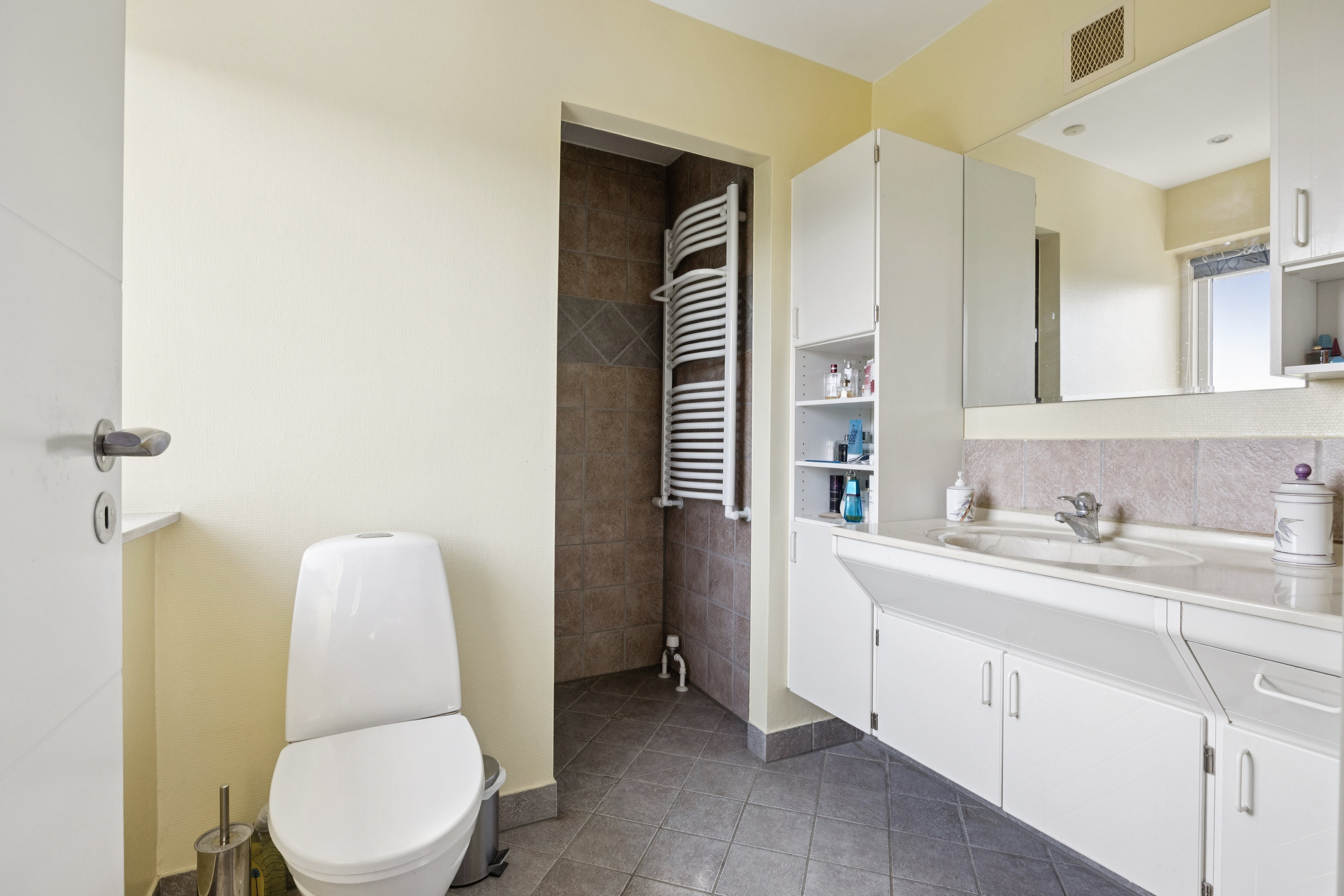 Fremhævet badeværelse billede i fuldskærmstilstand. Billede af Rusgårds Bakke 44, Vigersted, 4100 Ringsted