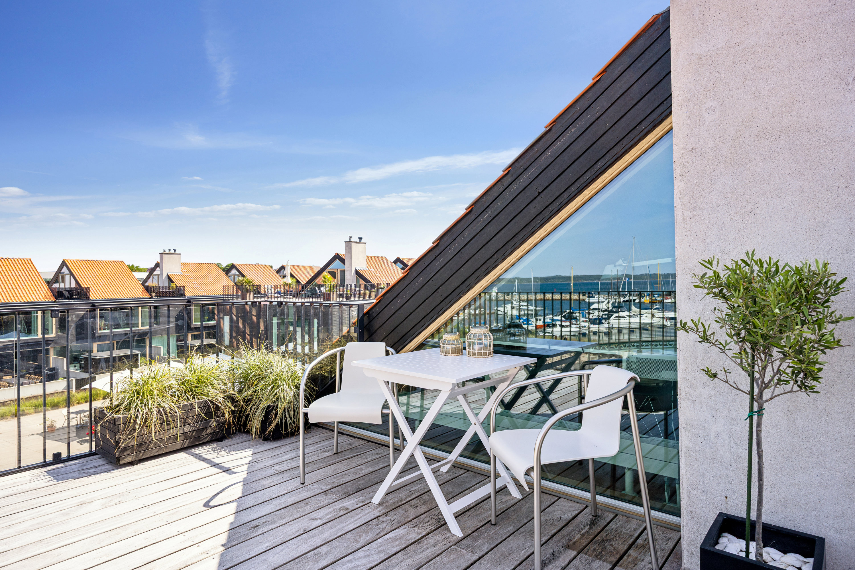 Fremhævet terrasse billede i fuldskærmstilstand. Billede af Havnevej 8E, 1., 8400 Ebeltoft