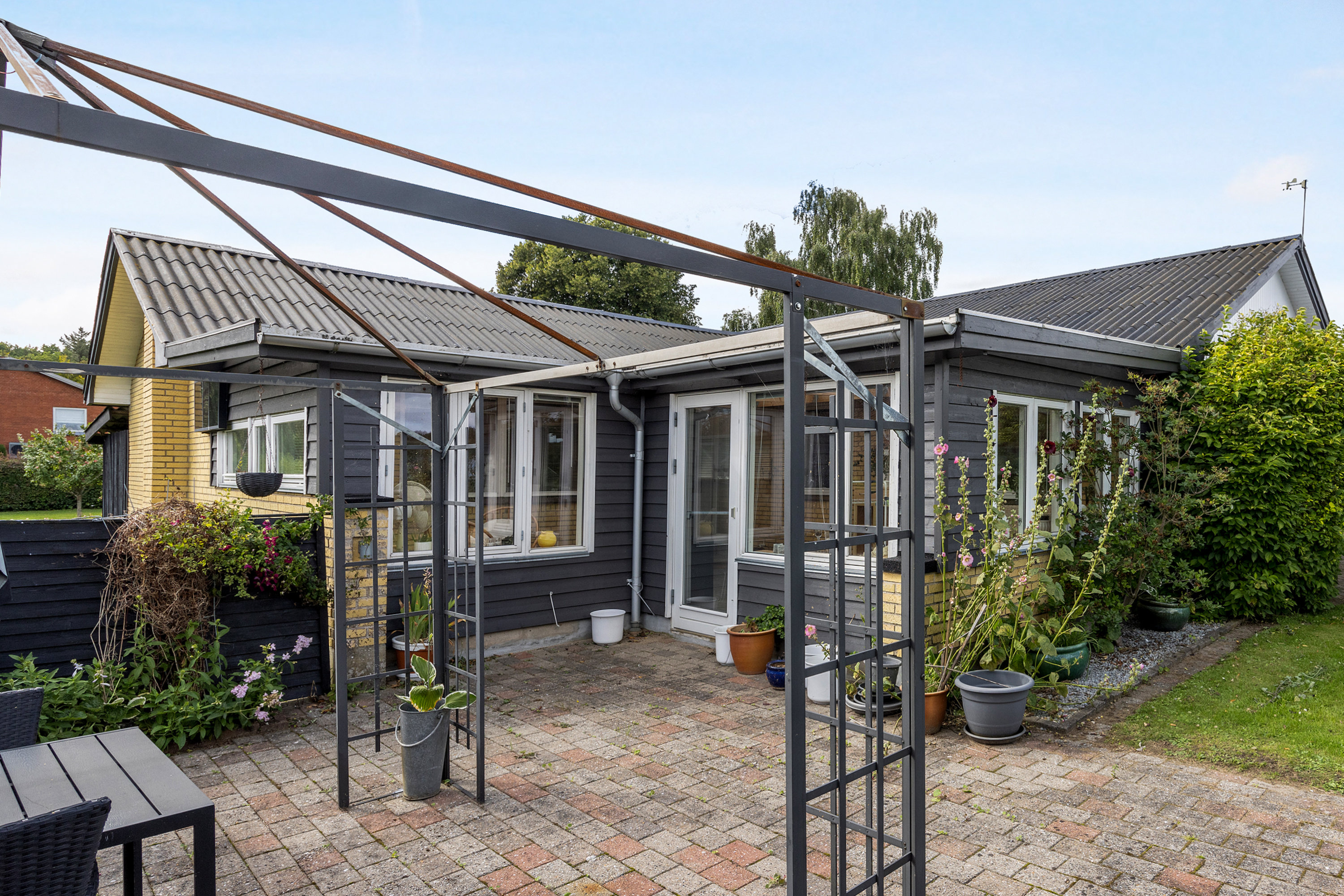 Fremhævet terrasse billede i fuldskærmstilstand. Billede af Kirkevej 140, Tolnekirkeby, 9870 Sindal