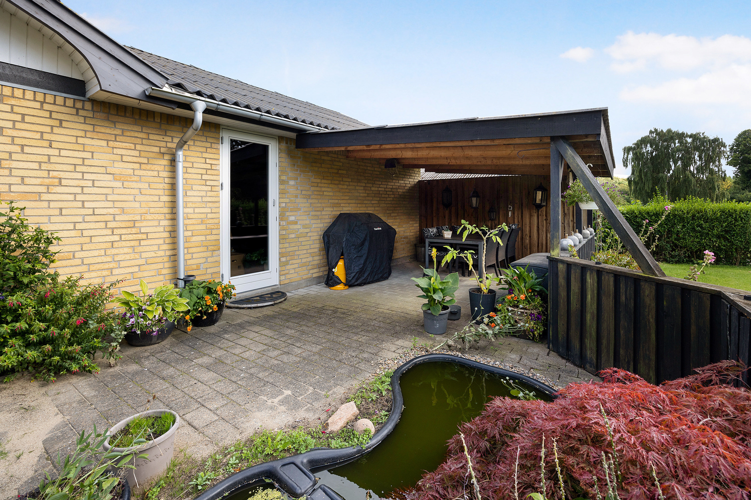 Fremhævet terrasse billede i fuldskærmstilstand. Billede af Kirkevej 140, Tolnekirkeby, 9870 Sindal